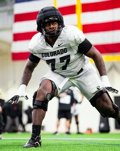 Colorado offensive lineman Jordan Seaton