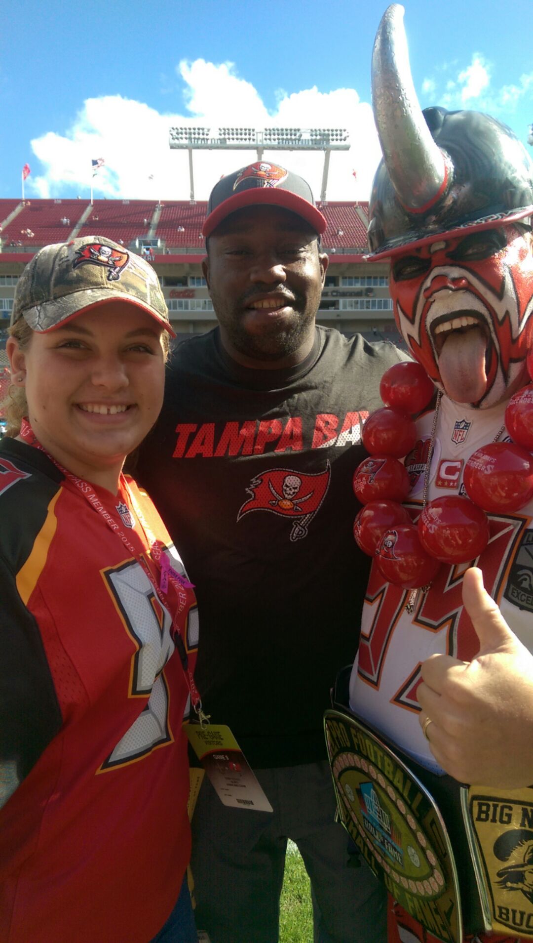 Tampa Bay’s Big Nasty honors Broncos’ Barrel Man: ‘He was like a father figure to me’ | Broncos Q&A