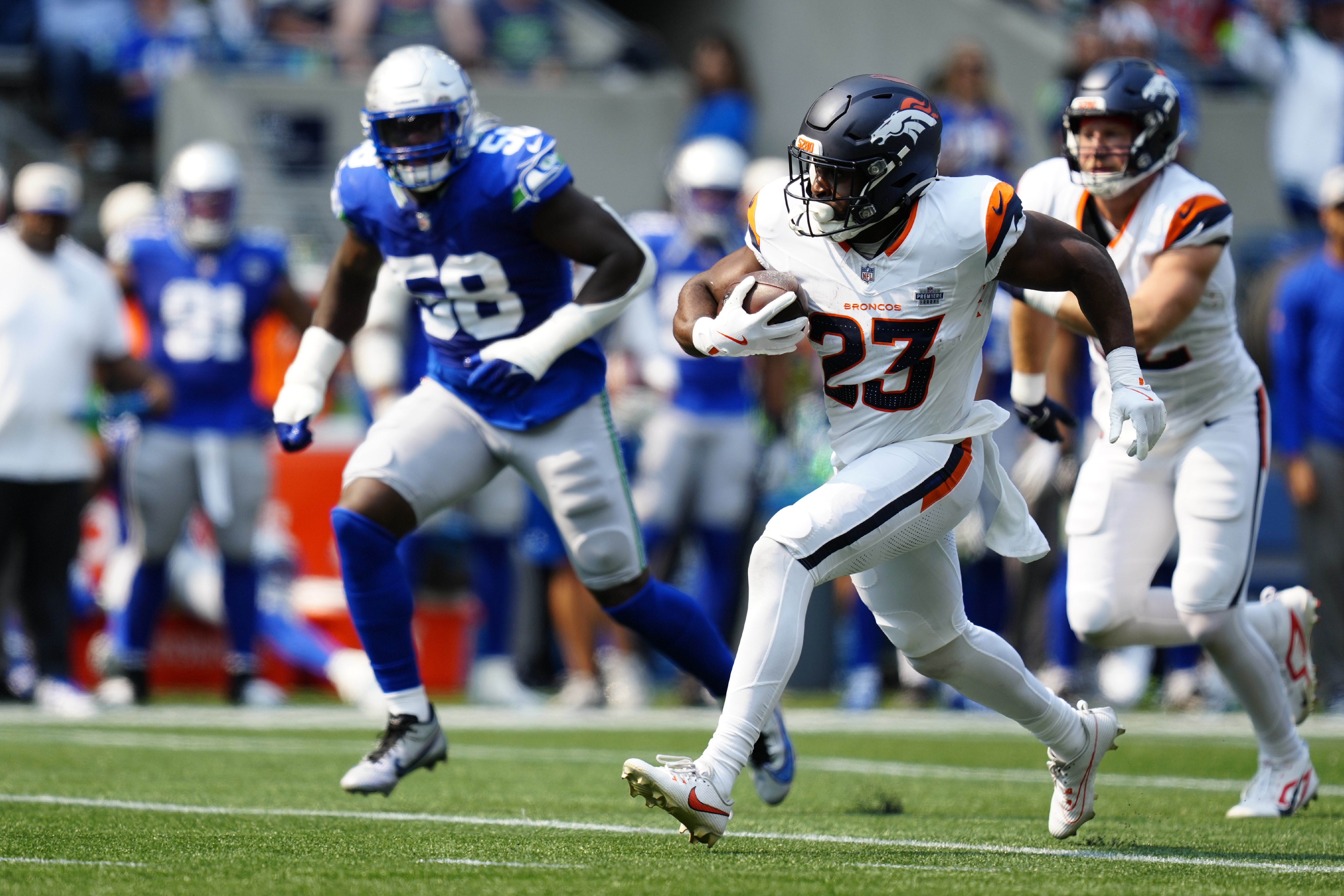 Broncos RB Audric Estime channels his inner Jerome Bettis: ‘Minibus’