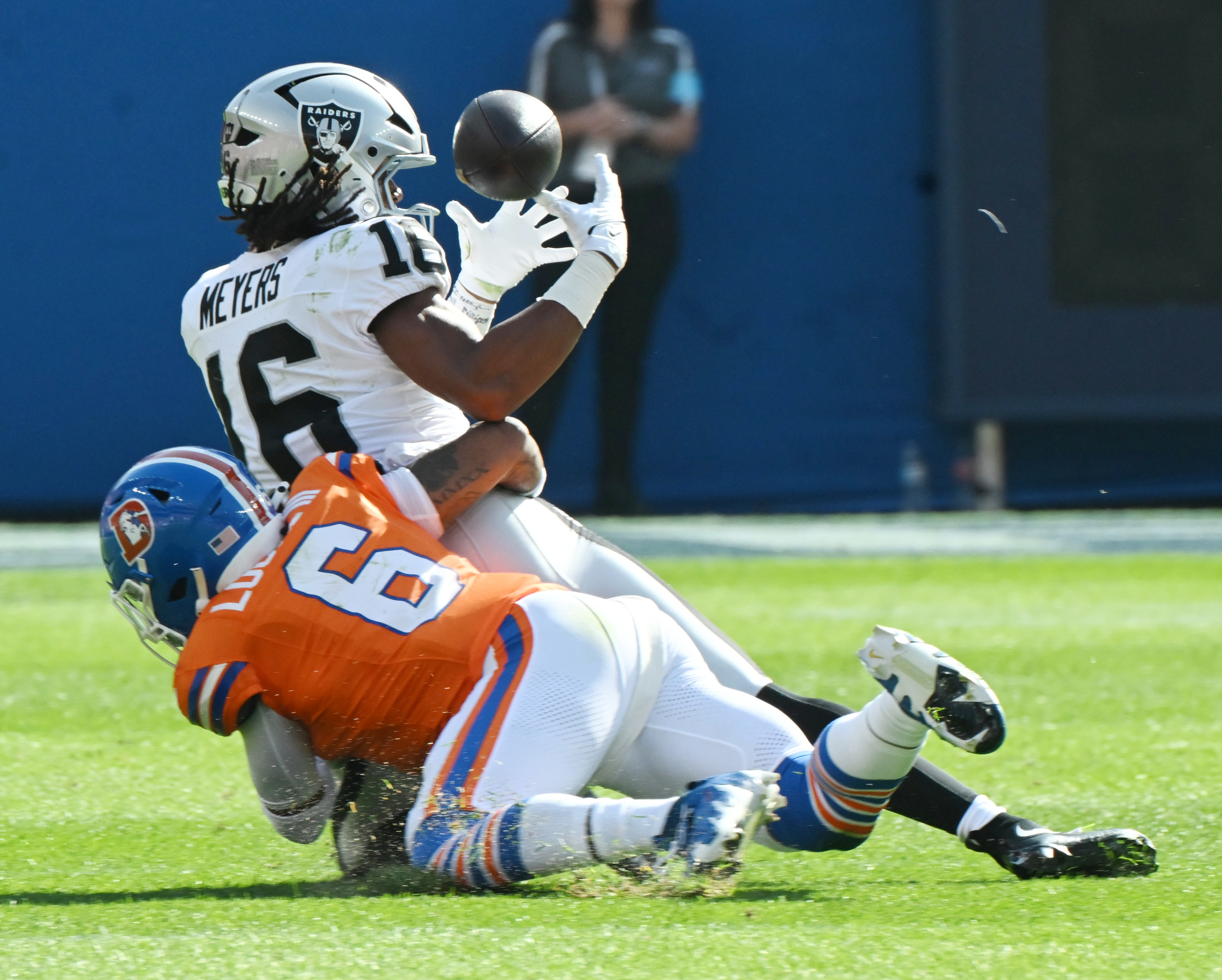 With only one first-round pick on dominant defense, Broncos have ‘a lot of hungry guys’