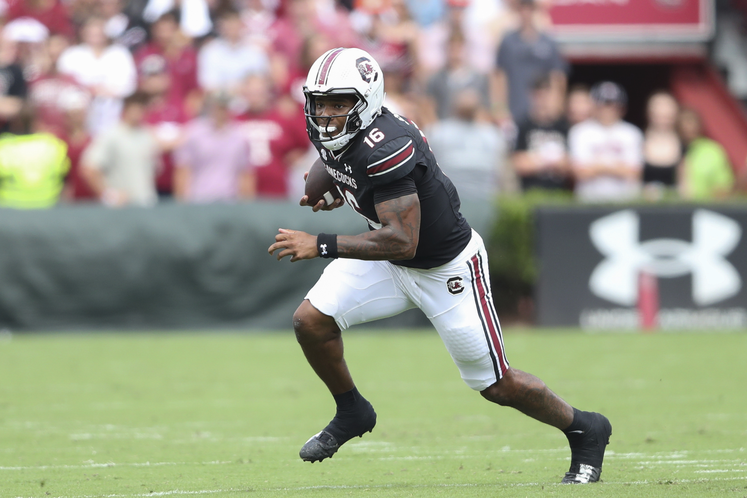 South Carolina quarterback LaNorris Sellers (16) runs for a short gain during the first half of an NCAA college football game against LSU, Saturday, Sept. 14, 2024 in Columbia, S.C. (AP Photo/Artie Walker Jr.) (Artie Walker Jr.)