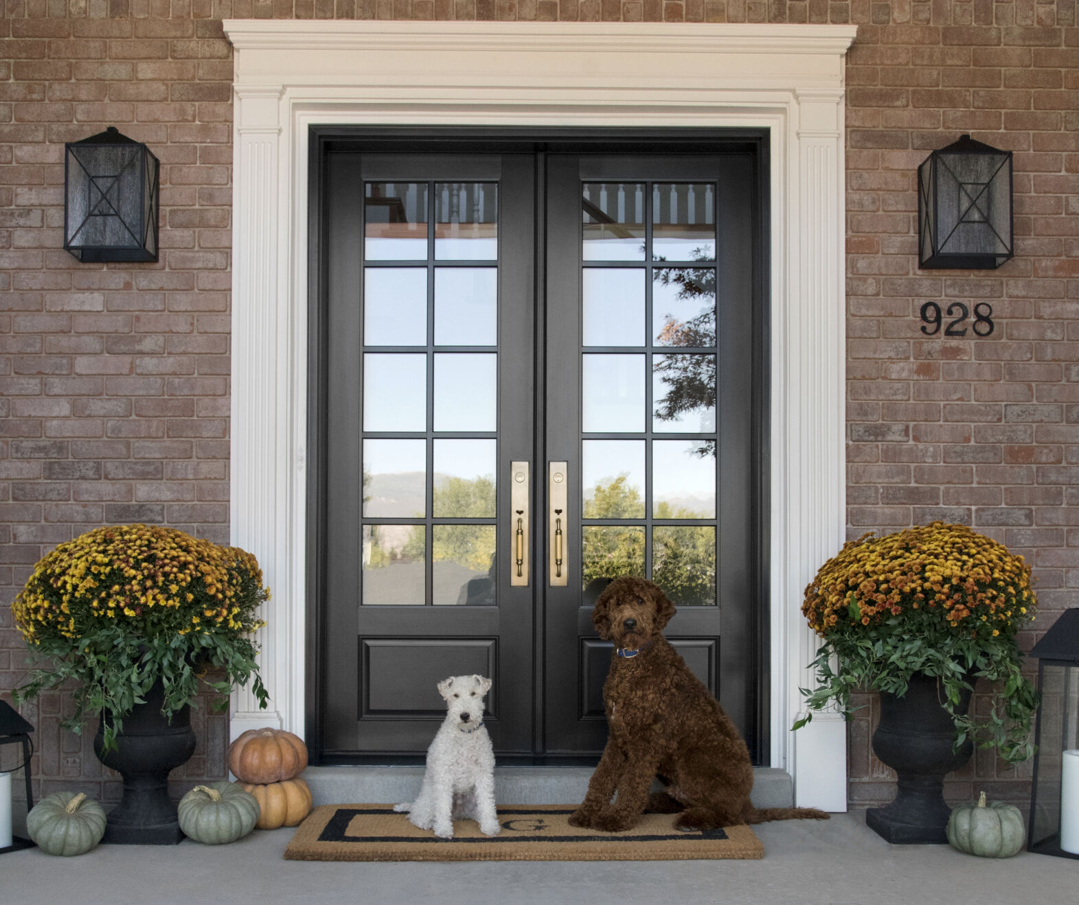 At Home: Wedding drives M.O.B. to become ‘unhinged’ over door hardware