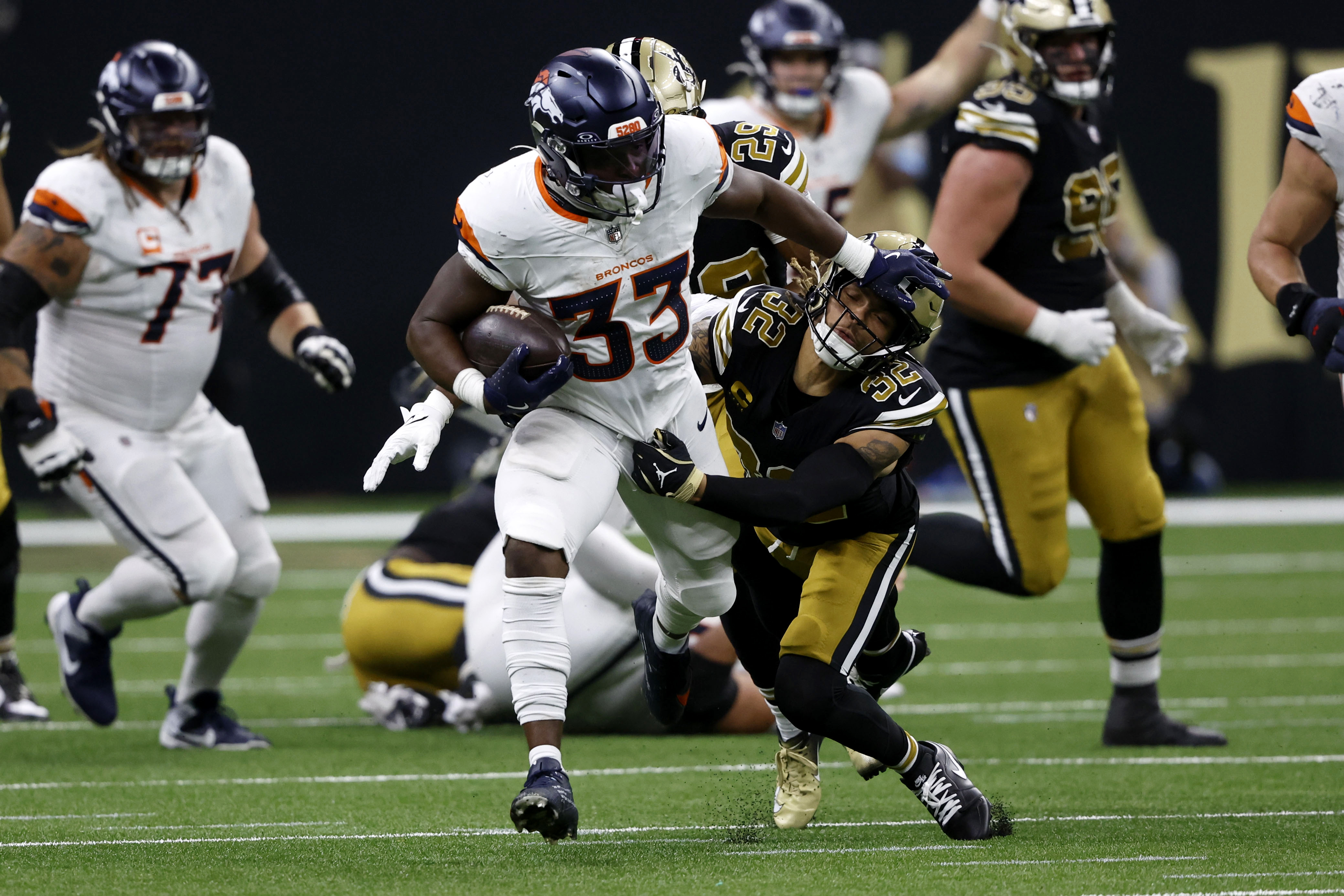 Cheers for Javonte Williams — and look for a Broncos-Saints trade at deadline | Cheers and boos
