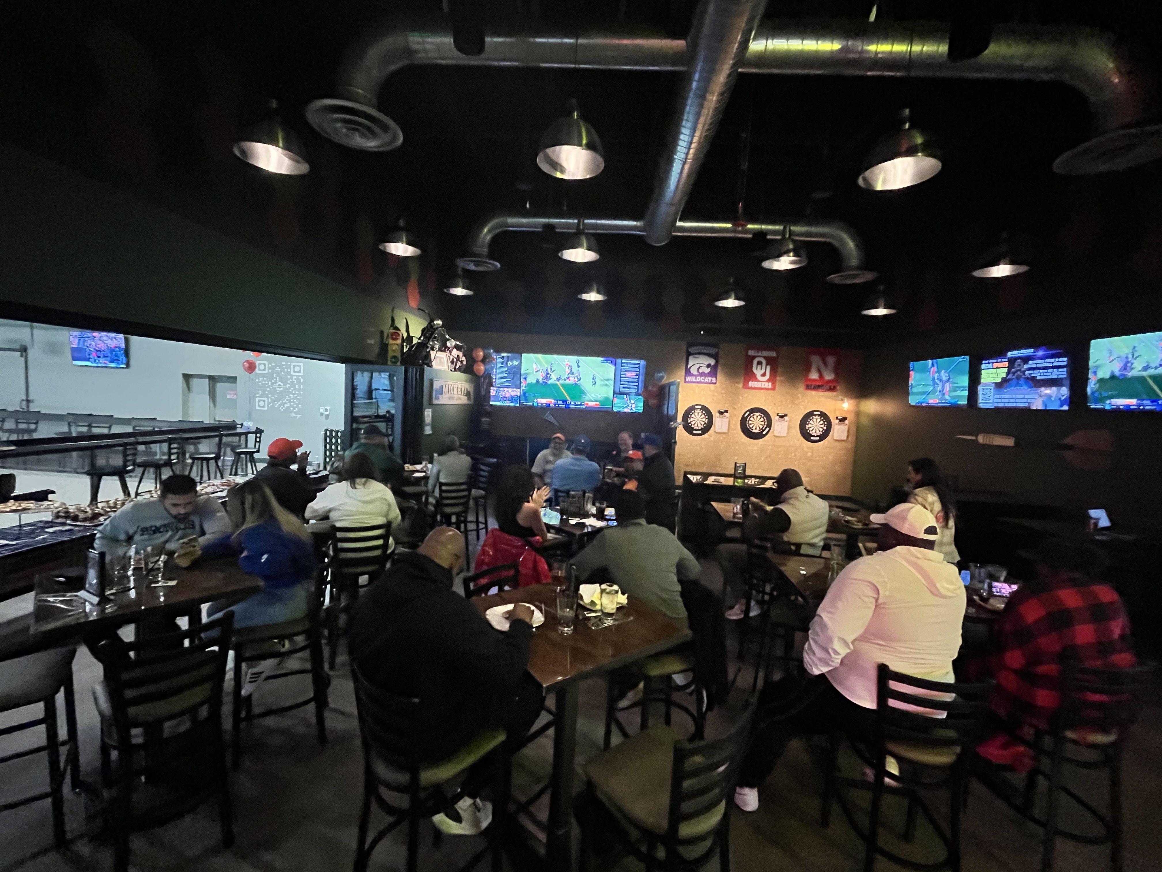 Broncos alumni gather for TV watch parties with aim for younger membership