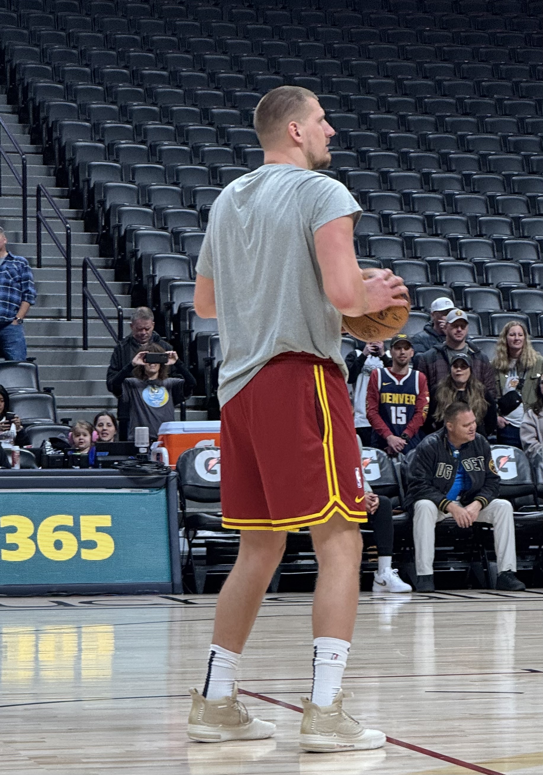Nikola Jokic warms up in the 