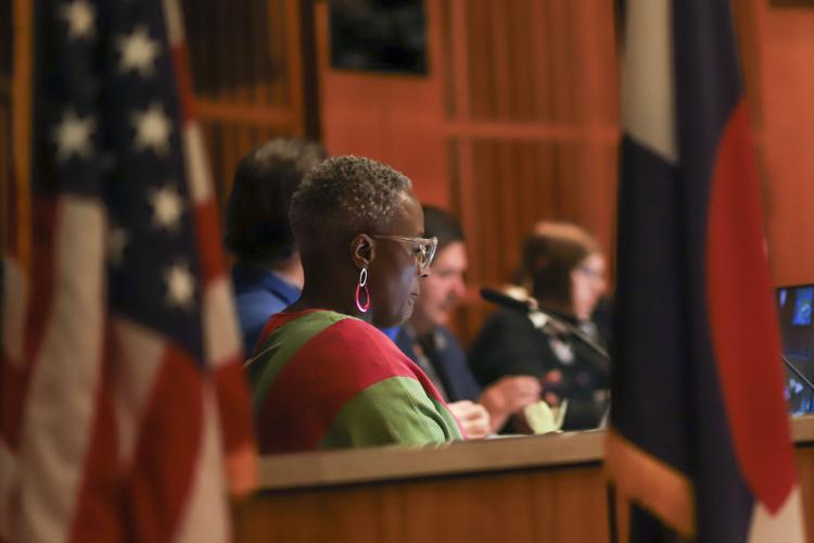 Aurora lawmakers vote to get rid of shelter, notice requirements for homeless camp abatements