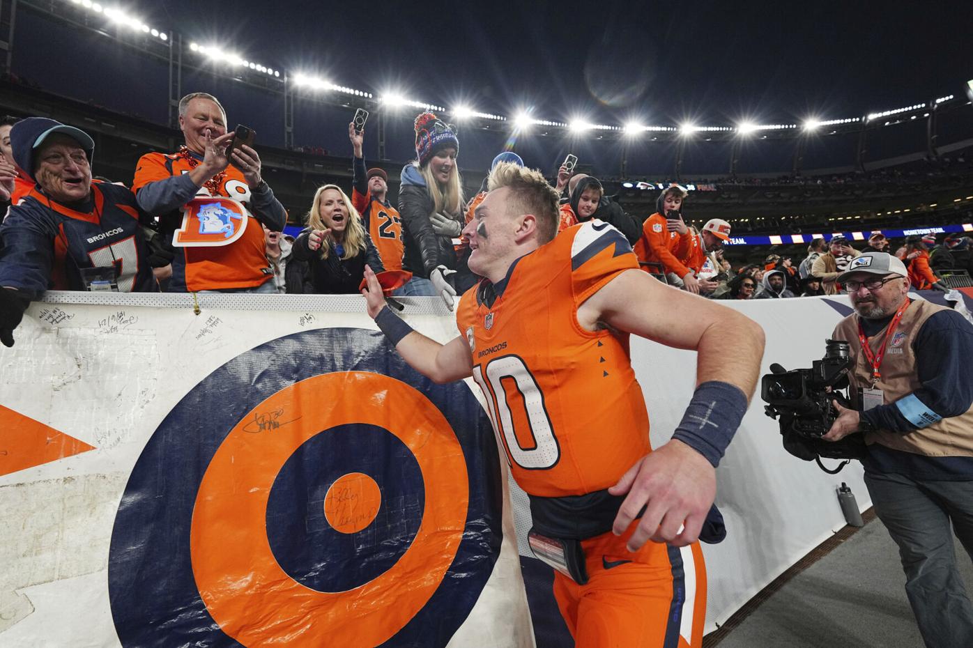 Falcons Broncos Football