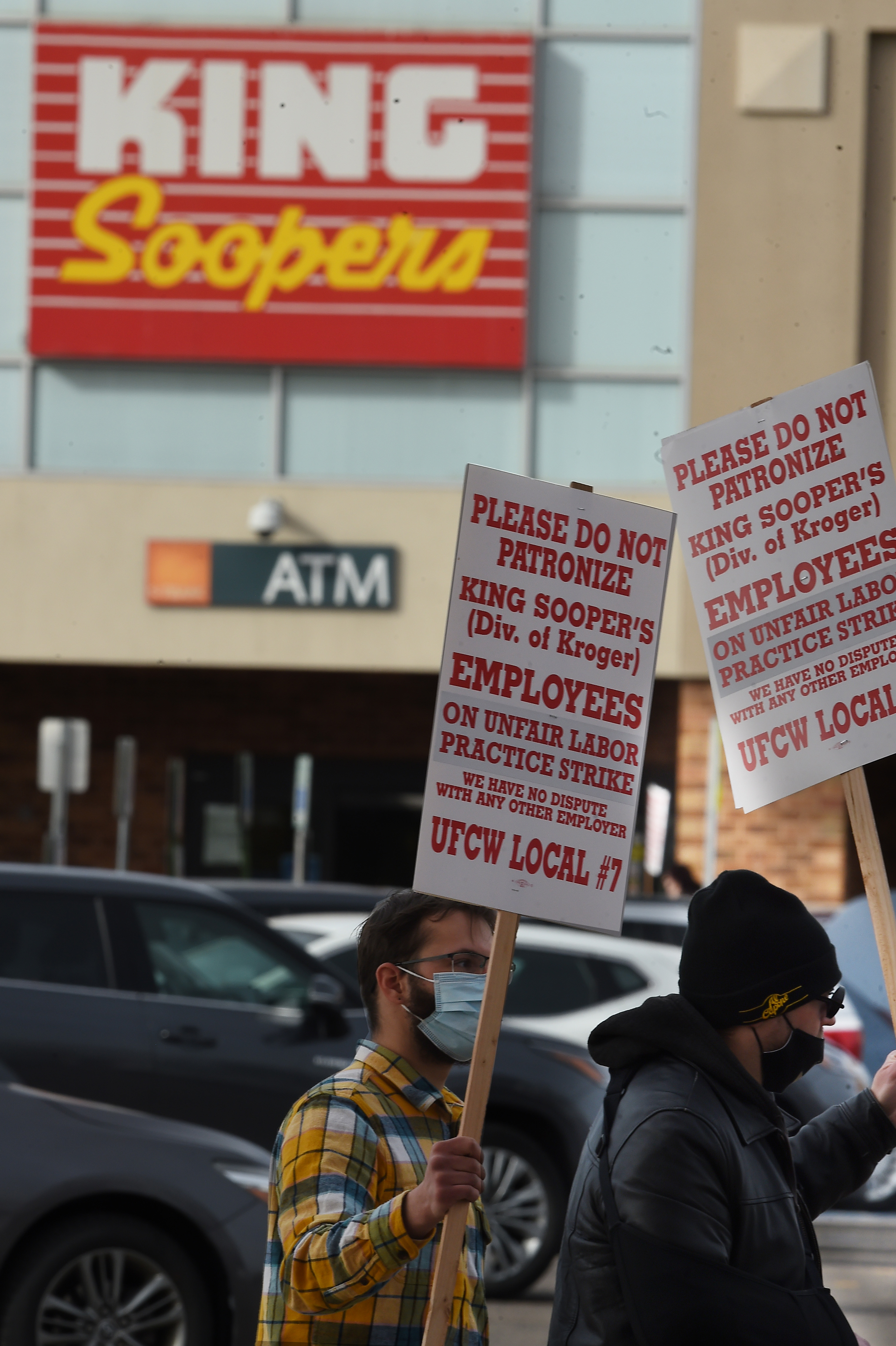 King Soopers granted temporary restraining order against picketers