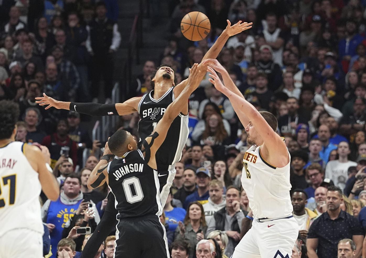 Denver Nuggets drop ball in final minutes, fall to San Antonio Spurs