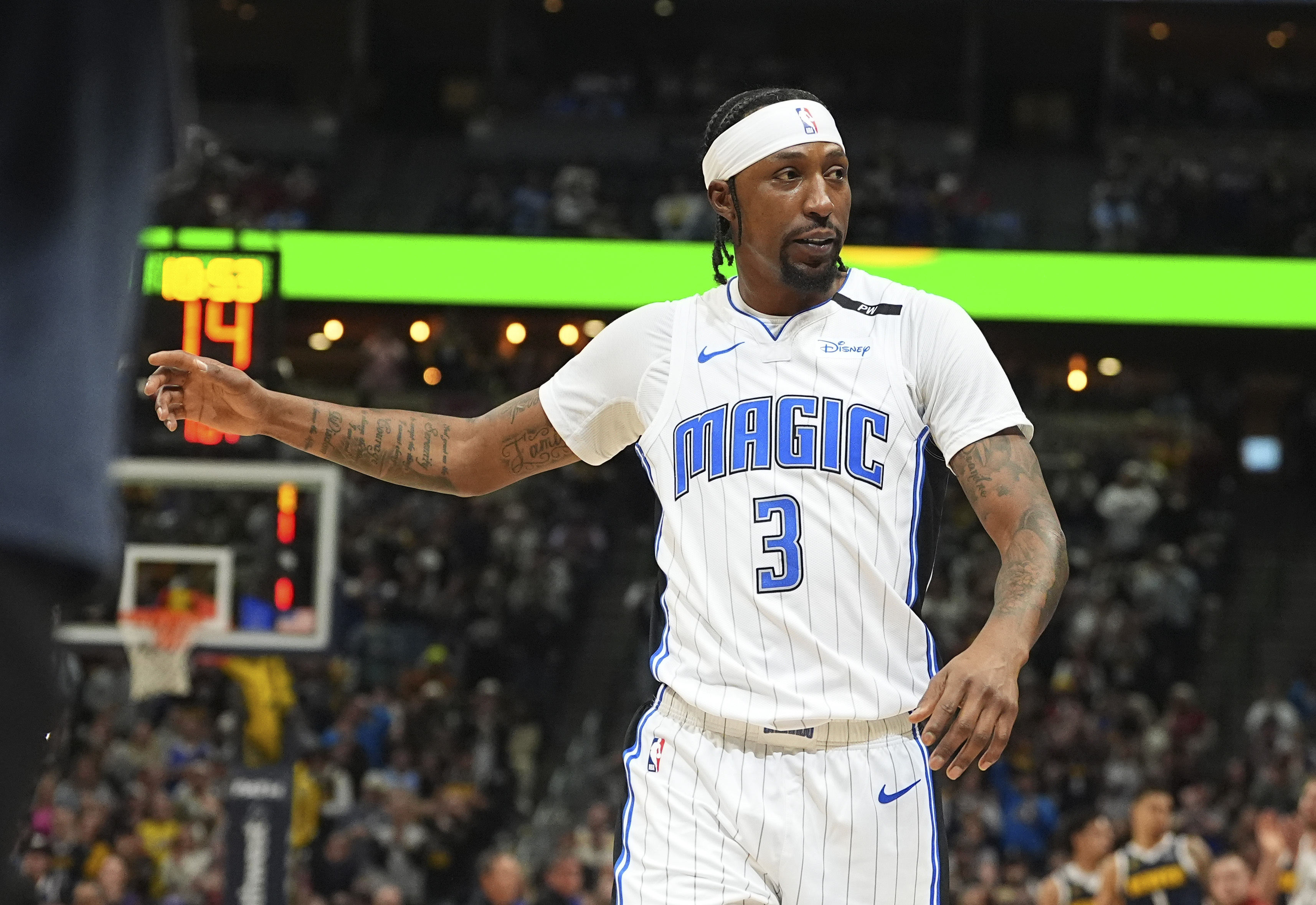 Kentavious Caldwell-Pope teaching championship traits to young teammates with Orlando Magic