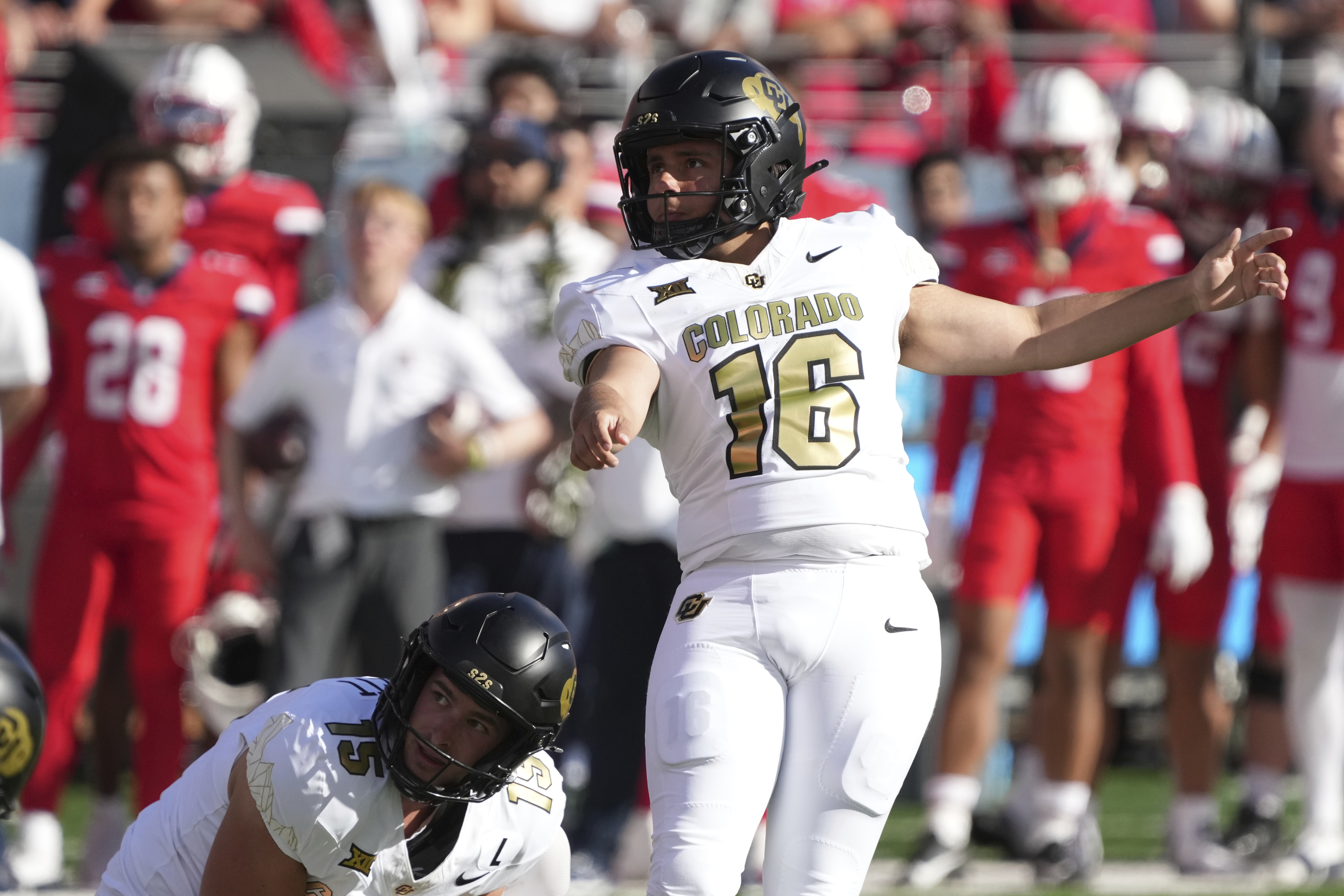 Colorado place kicker Alejandro Mata (16) kicks a field goal against Arizona in the second half during an NCAA college football game, Saturday, Oct. 19, 2024, in Tucson, Ariz. (AP Photo/Rick Scuteri) (Rick Scuteri)