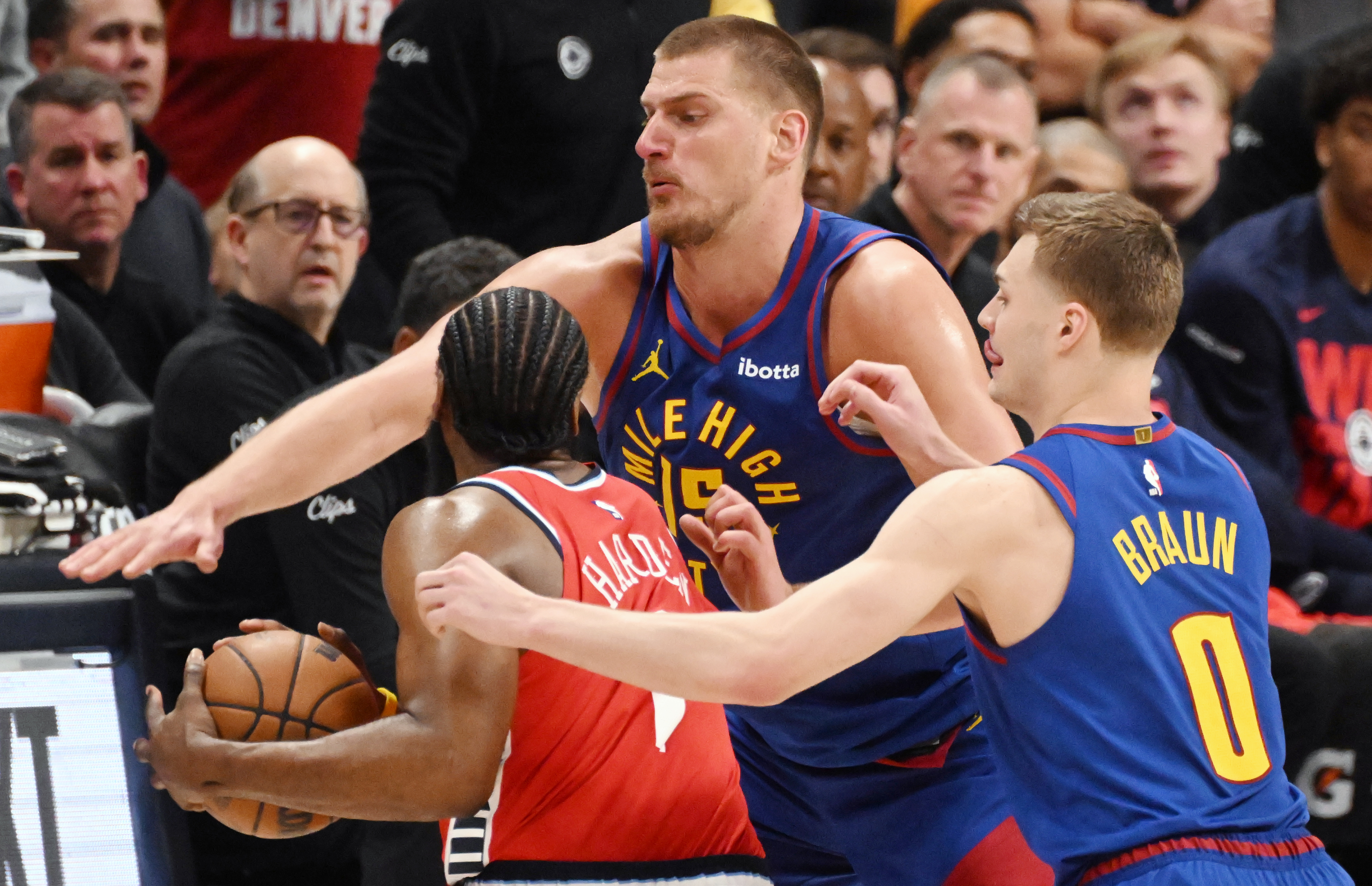 Nikola Jokic’s tug of war; Michael Porter Jr.’s minutes; Denver dials up defense late | Nuggets notebook