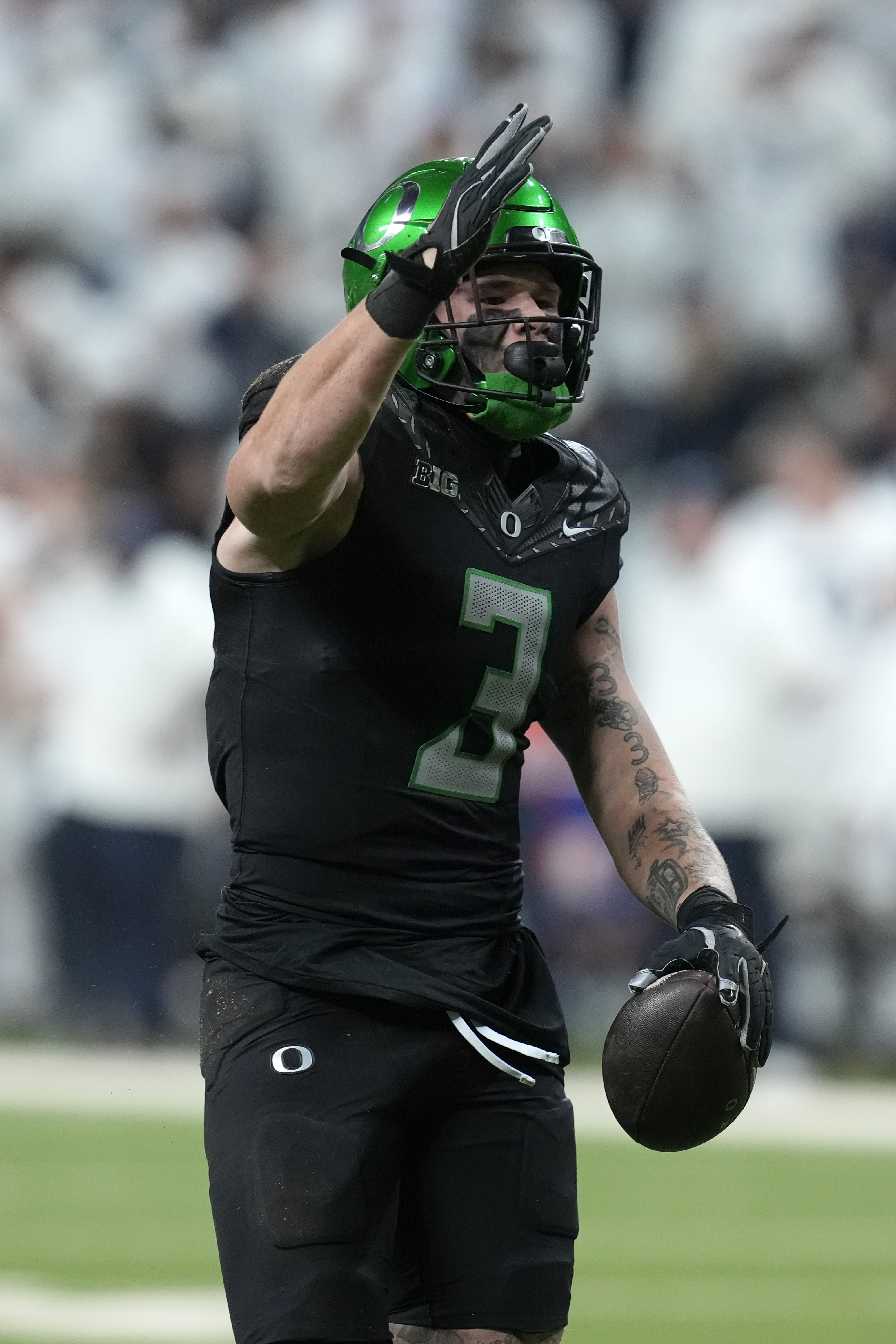 Oregon tight end Terrance Ferguson (3) celebrates after catching a pass for a first down during the second half of the Big Ten championship NCAA college football game against Penn State, Saturday, Dec. 7, 2024, in Indianapolis. (AP Photo/Darron Cummings) (Darron Cummings)