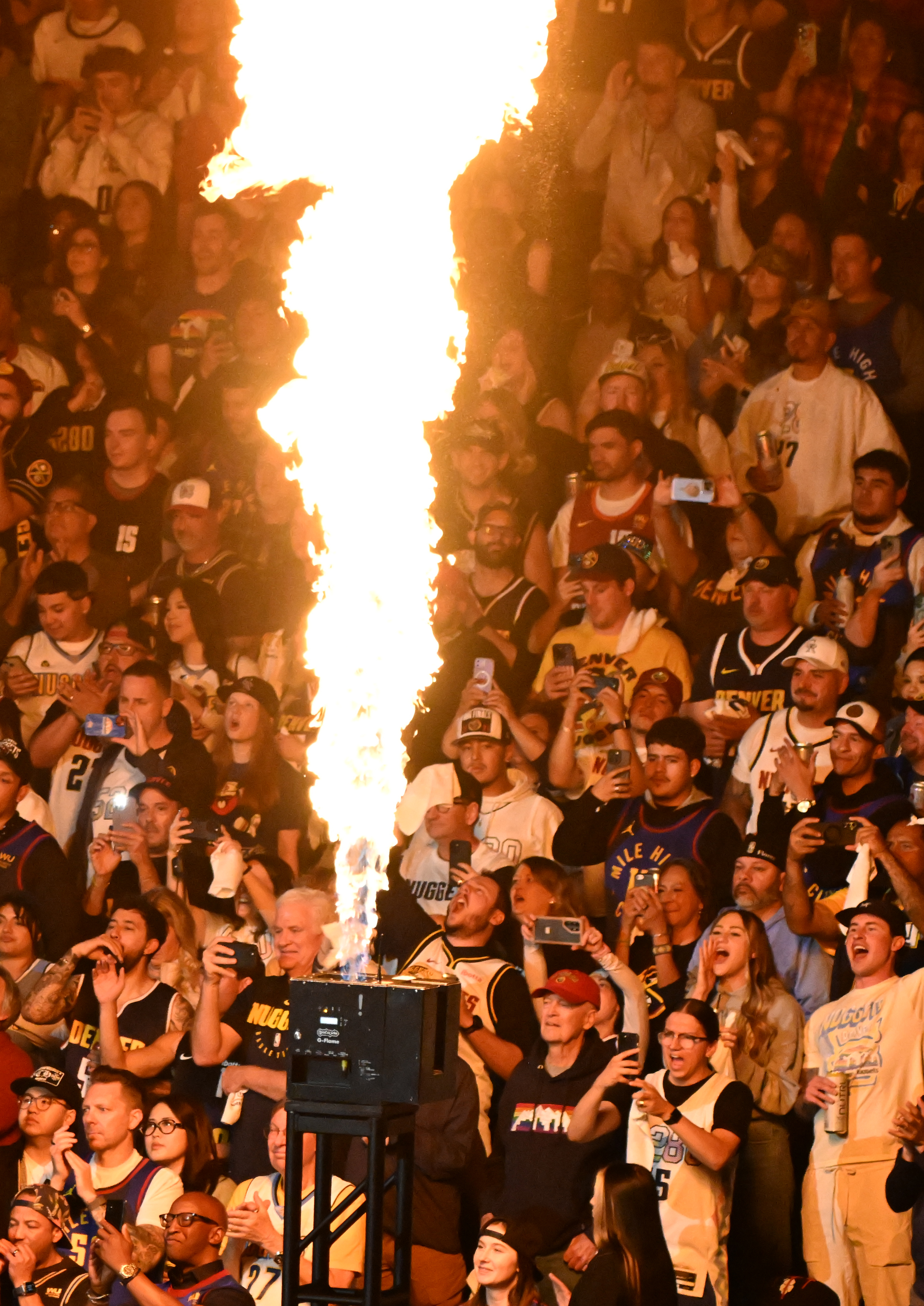 043025-dg-s-nuggets-clippers 117.jpg
