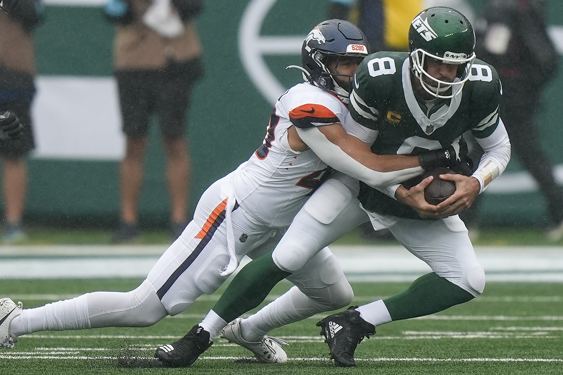Denver Broncos confounding Aaron Rodgers, opposing quarterbacks as sacks pile up