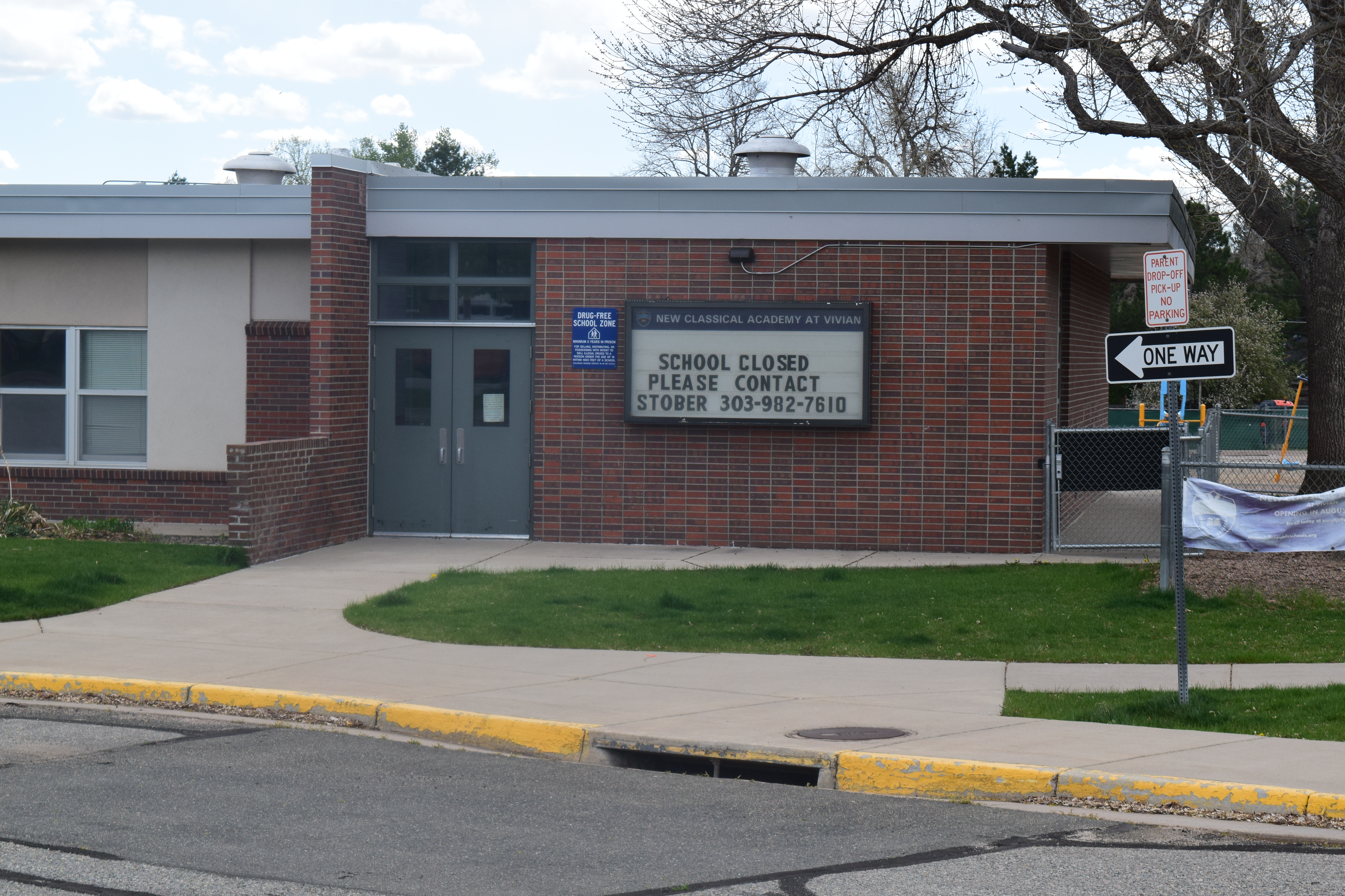 Vivian Elementary School, a Lakewood school that shut down in 2023. 2 acres of the land, behind the school, has been approved for sale to the City of Lakewood, who plans to turn the land into a public park. 7 other acres, along with the area of the school itself, will be used for residential homes. (SageKelleyJefferson County Reportersage.kelley@denvergazette.comhttps://denvergazette.com/content/tncms/avatars/e/5f/457/e5f45740-2717-11ee-85b2-ab80f2d36252.5b966c1d2ce4987987665d57c237eda4.png)