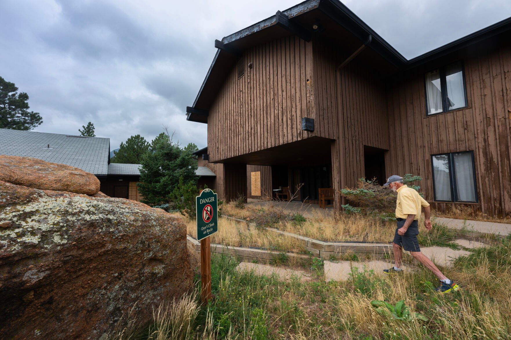 Colorado town to take proposals on abandoned buildings once used by cult