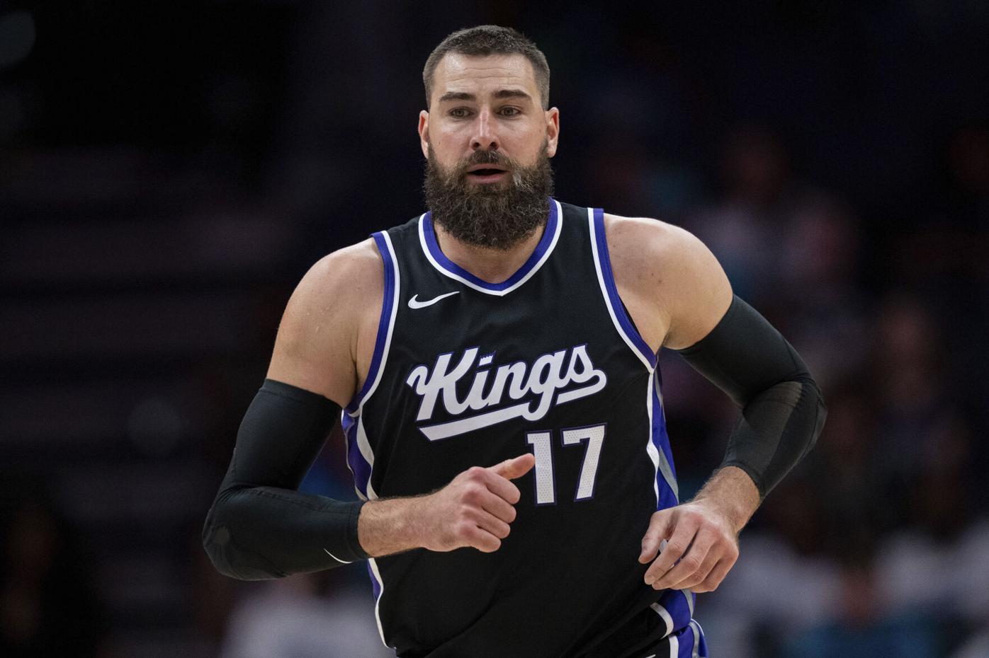 Denver Nuggets officially acquire Jonas Valanciunas from Sacramento Kings