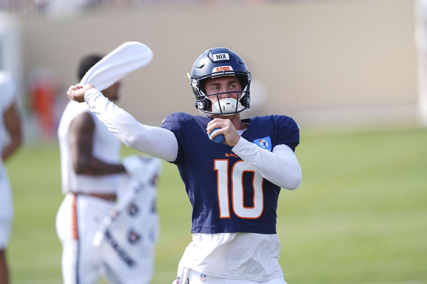 QB Bo Nix, minute to minute, at Broncos training camp scrimmage