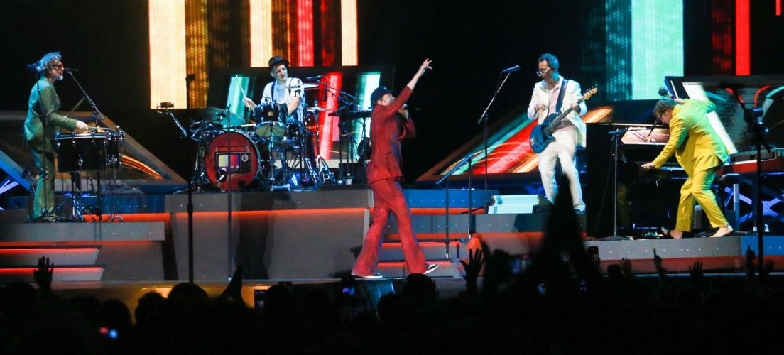 LUMINEERS 8-2-25 PHOTOS BY JOHN MOORE-4.jpg