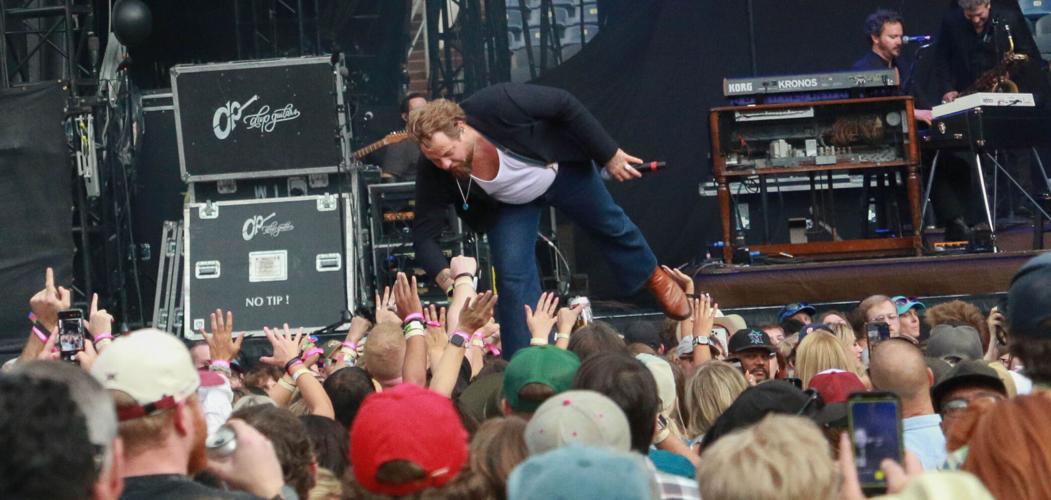 LUMINEERS 8-2-25 PHOTOS BY JOHN MOORE-15.jpg