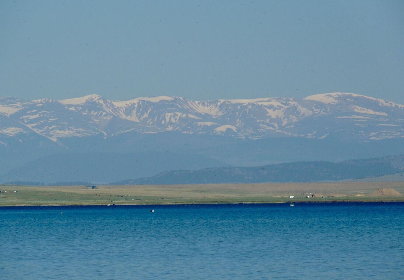 Paddleboarder, dog die in apparent drowning at Eleven Mile State Park