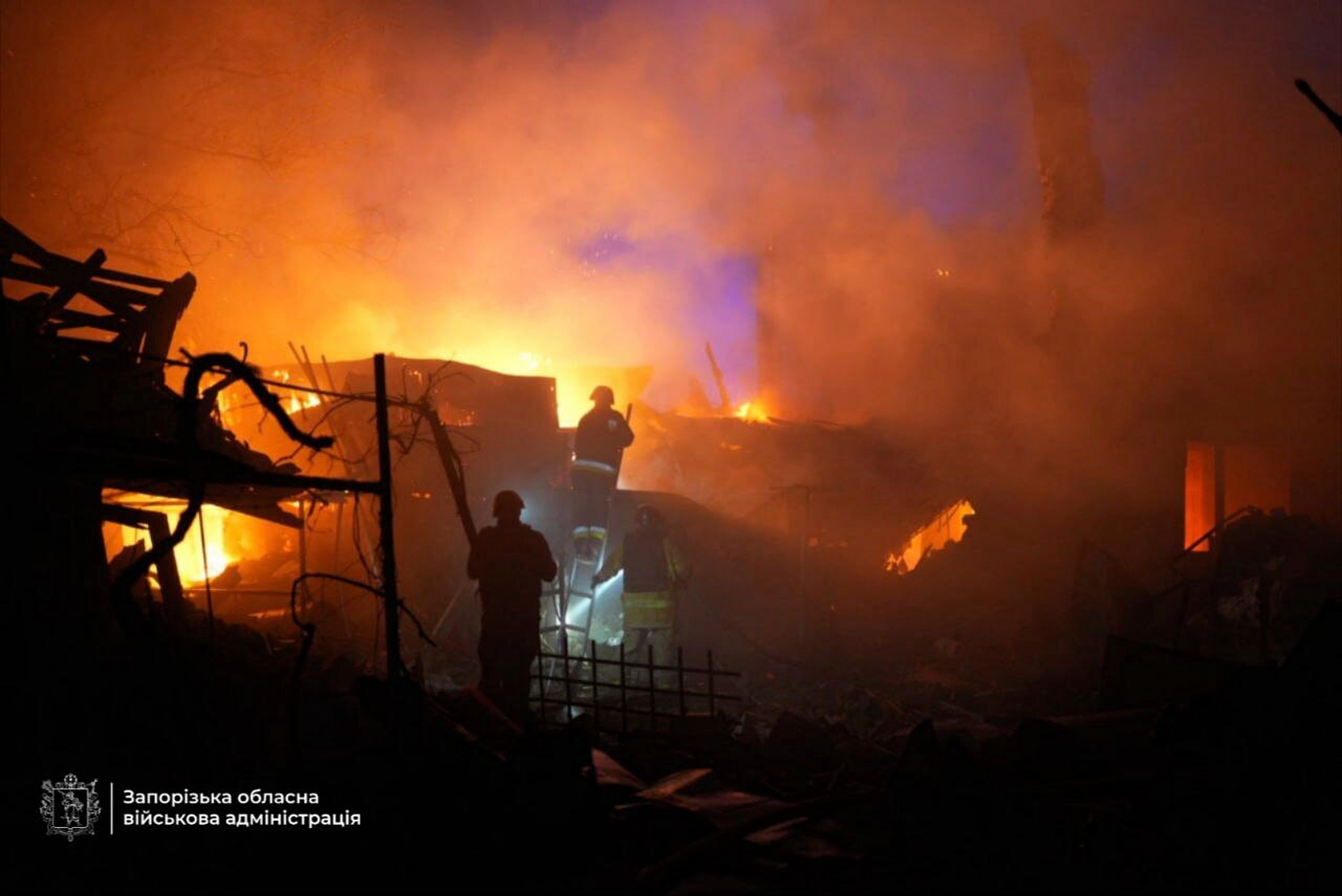 Zelenskyy calls for a European air defense system as Russian strike wounds 20