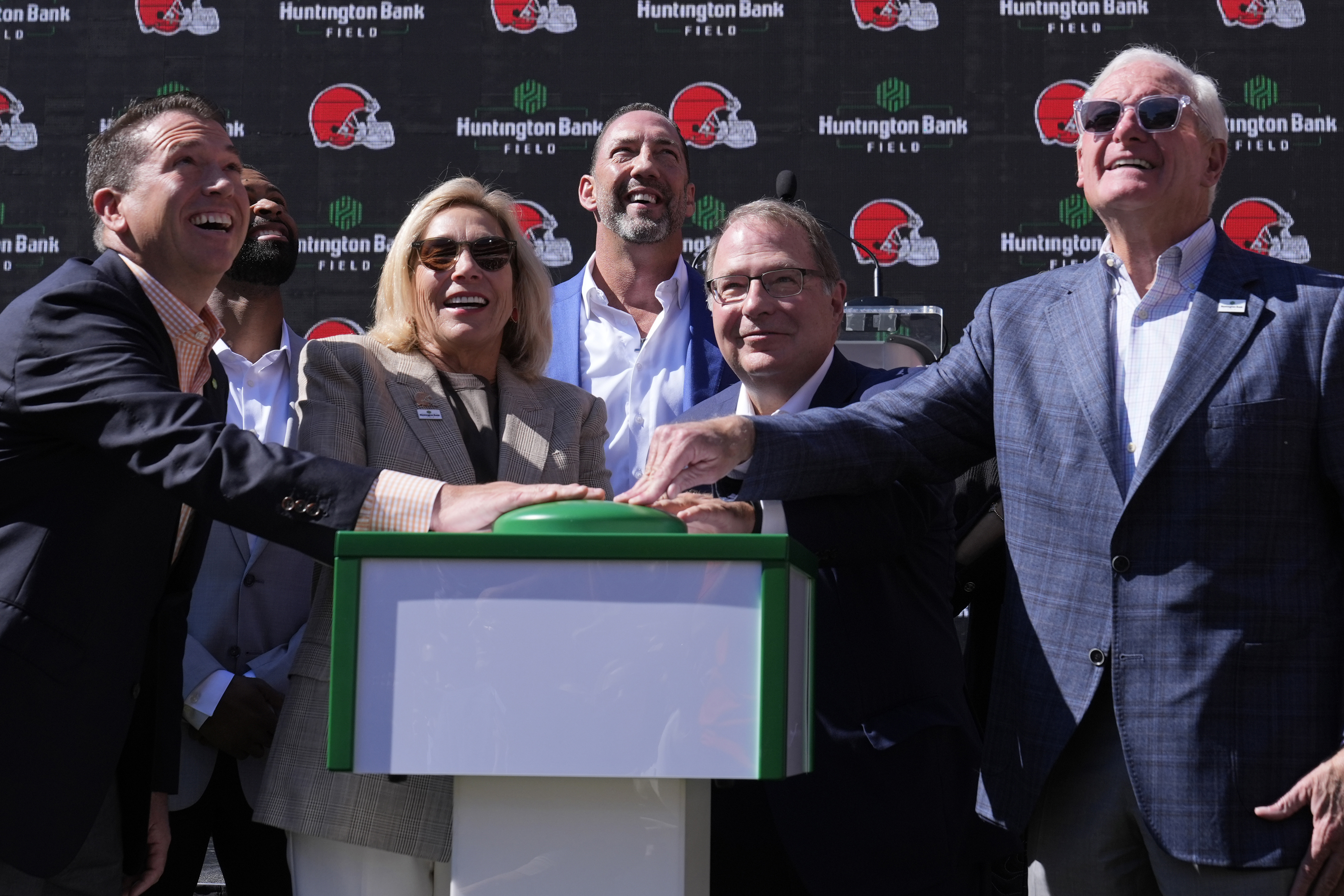 Cleveland Browns’ $2.4B stadium gets green light from Ohio transportation regulators