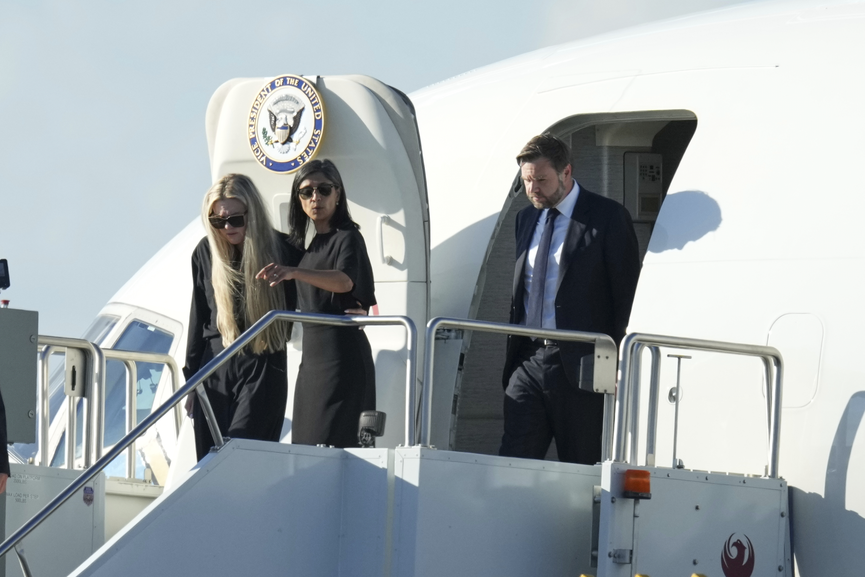 Vance arrives in Arizona with Charlie Kirk’s casket aboard Air Force Two