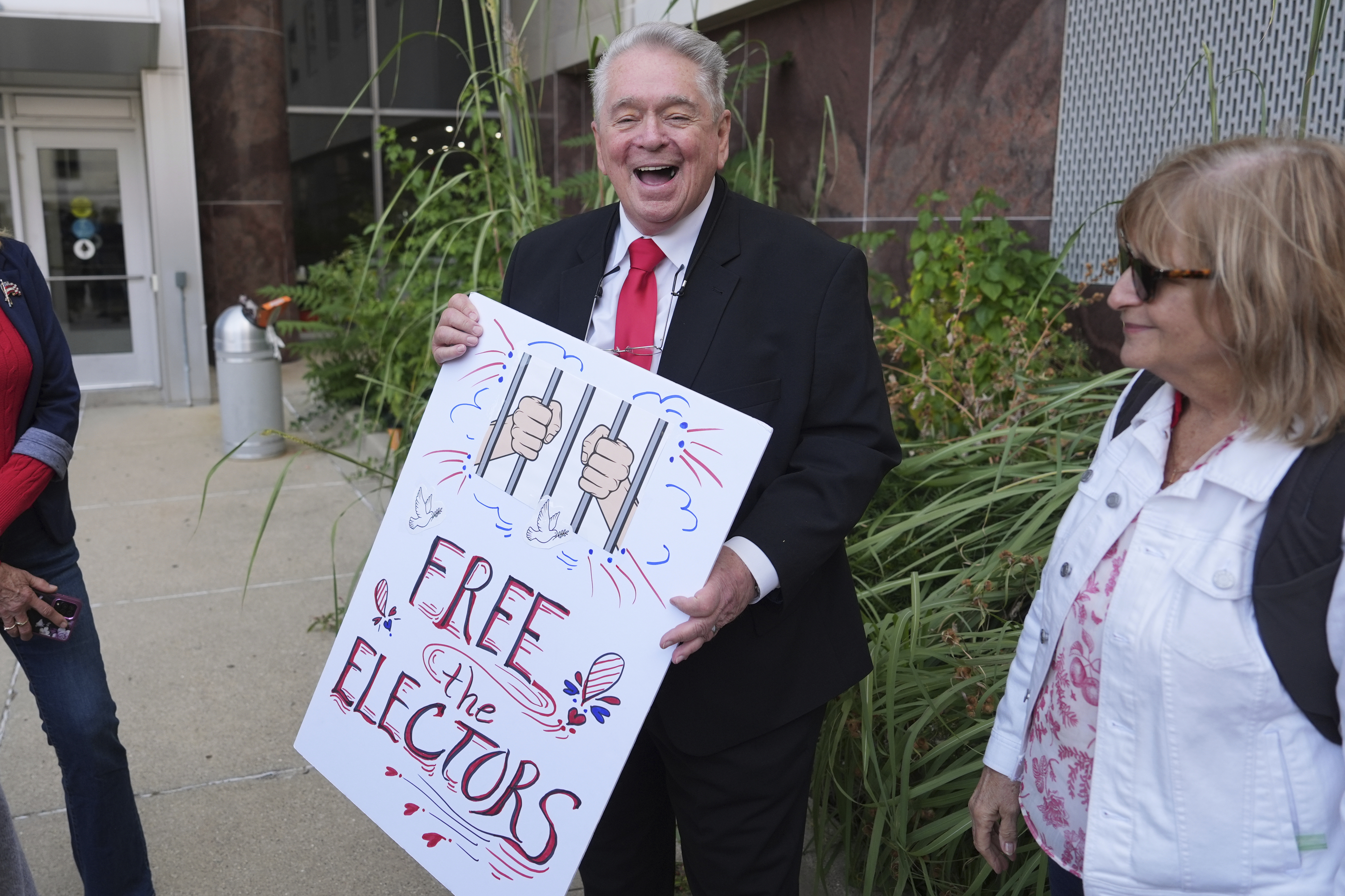 Michigan dismissal highlights the challenges in prosecuting cases against Trump’s 2020 fake electors