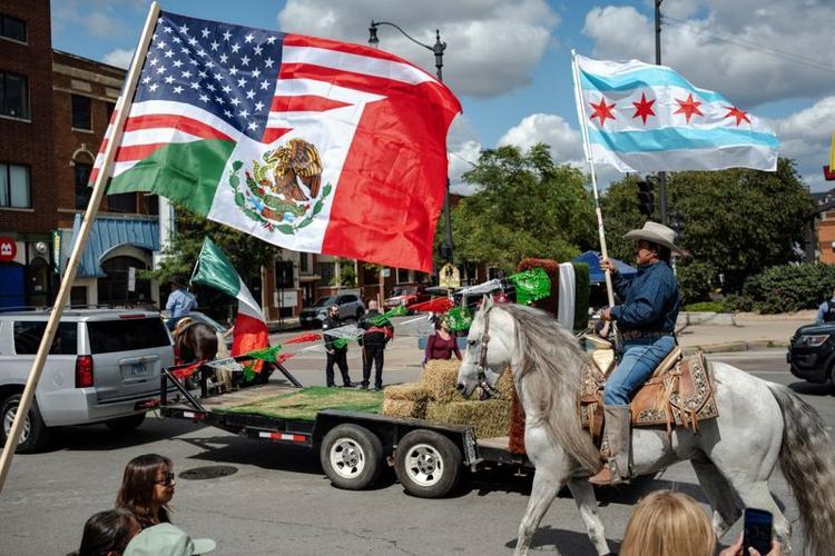 Chicago's Mexican community proceeds with a Mexican Independence Day parade