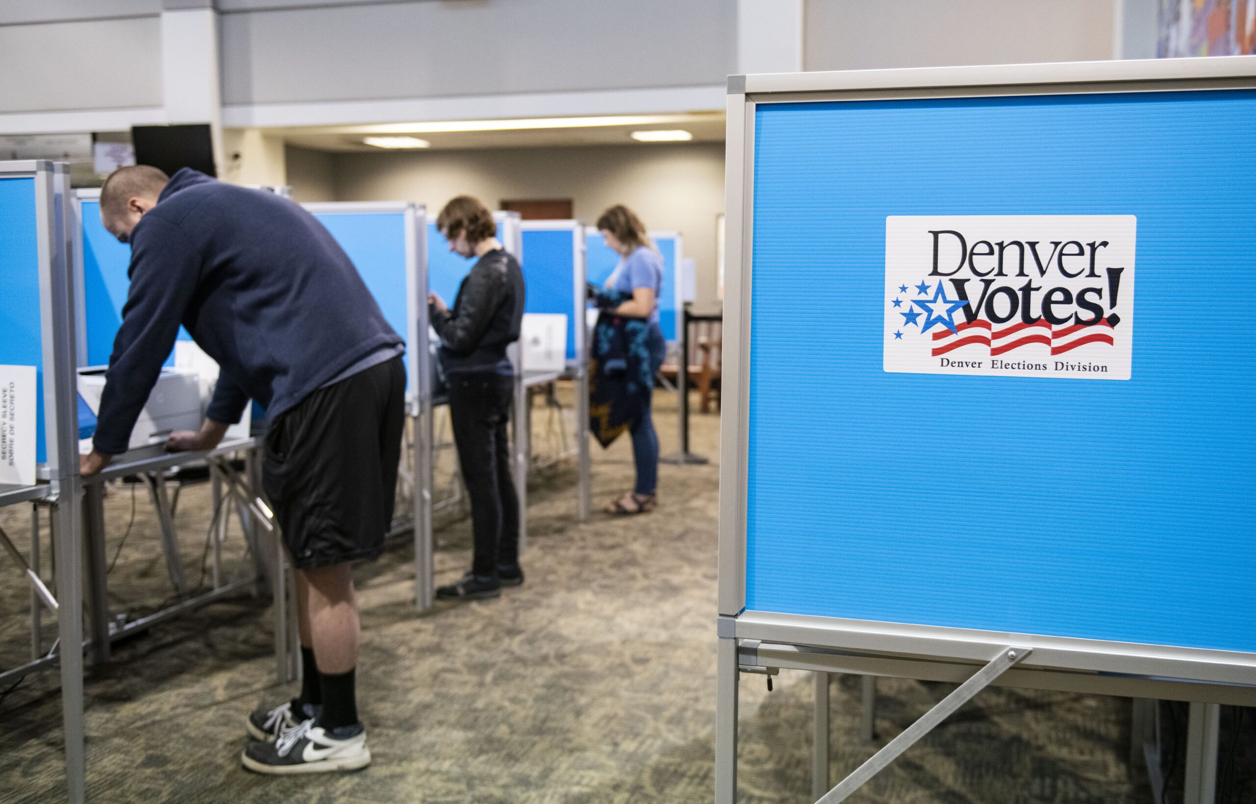 Survey: Coloradans are wary of both Democrats and Republicans, economic outlook remains grim