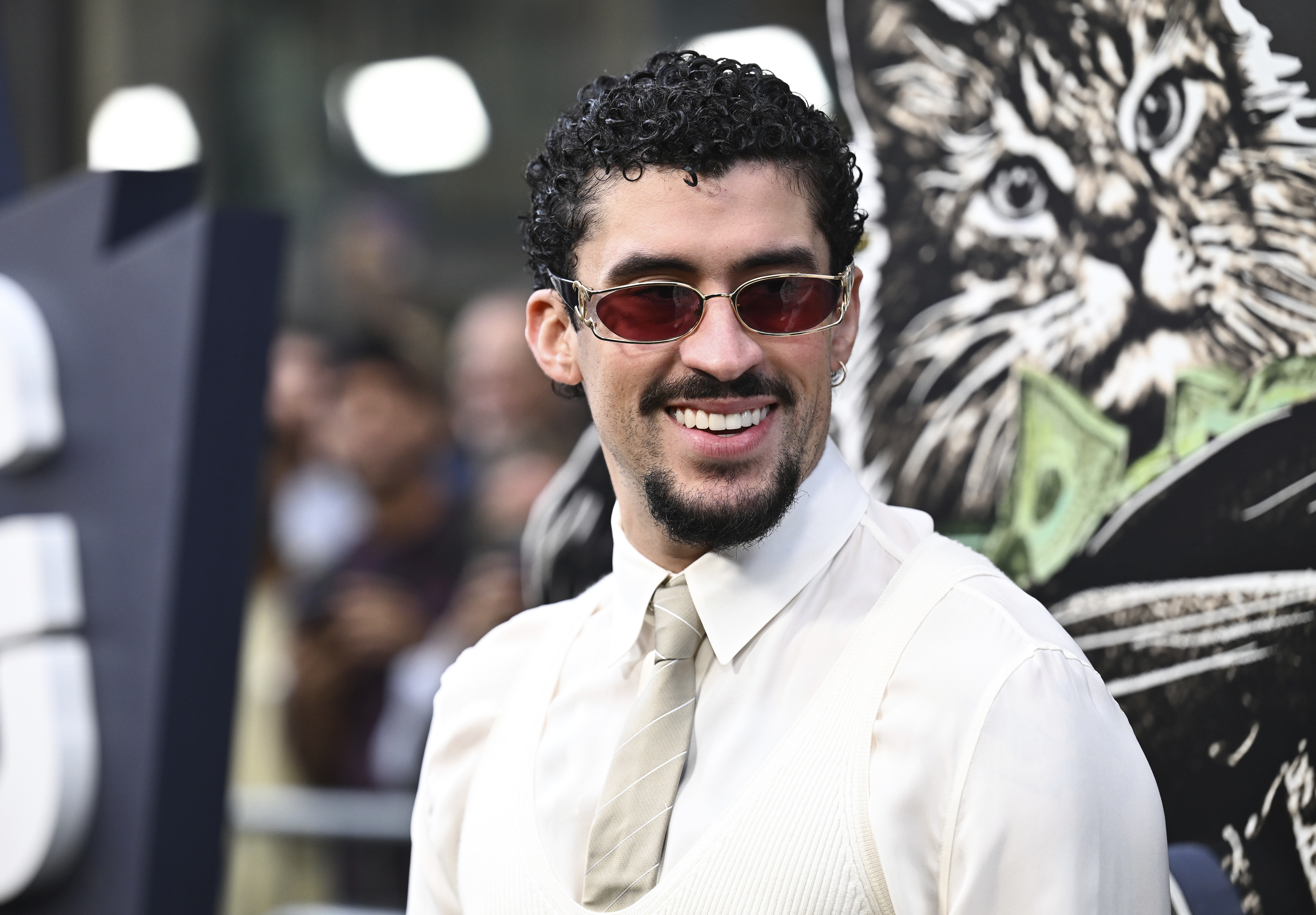 Bad Bunny, Amy Poehler and Sabrina Carpenter will host ‘Saturday Night Live’