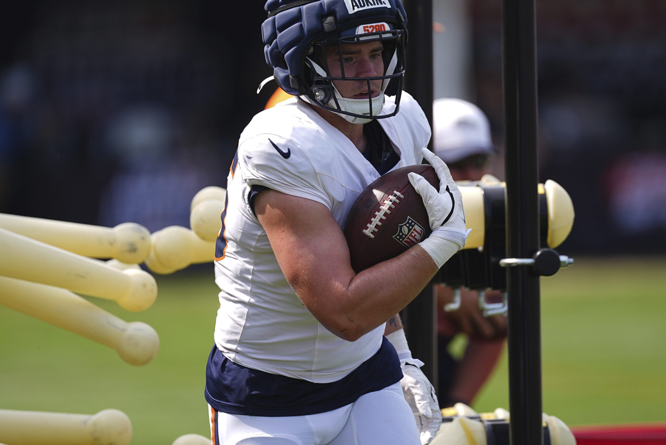 What return of TE Nate Adkins means for Broncos against Chargers | Broncos notebook