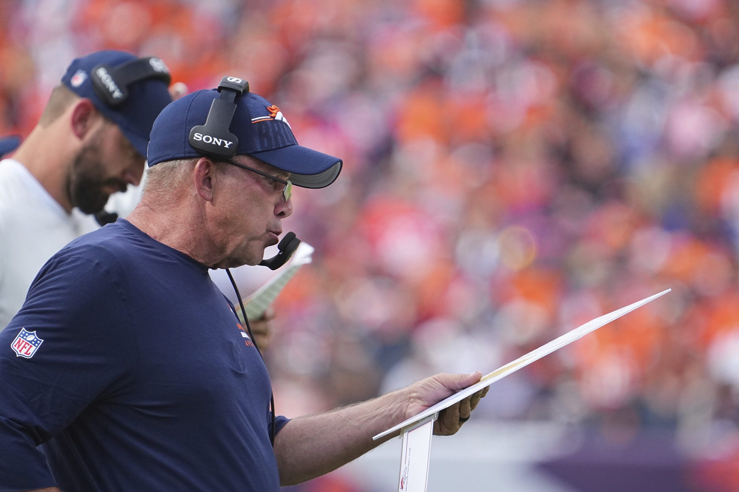 Woody Paige: It’s time for coach Payton to turn over offensive play-calling duties