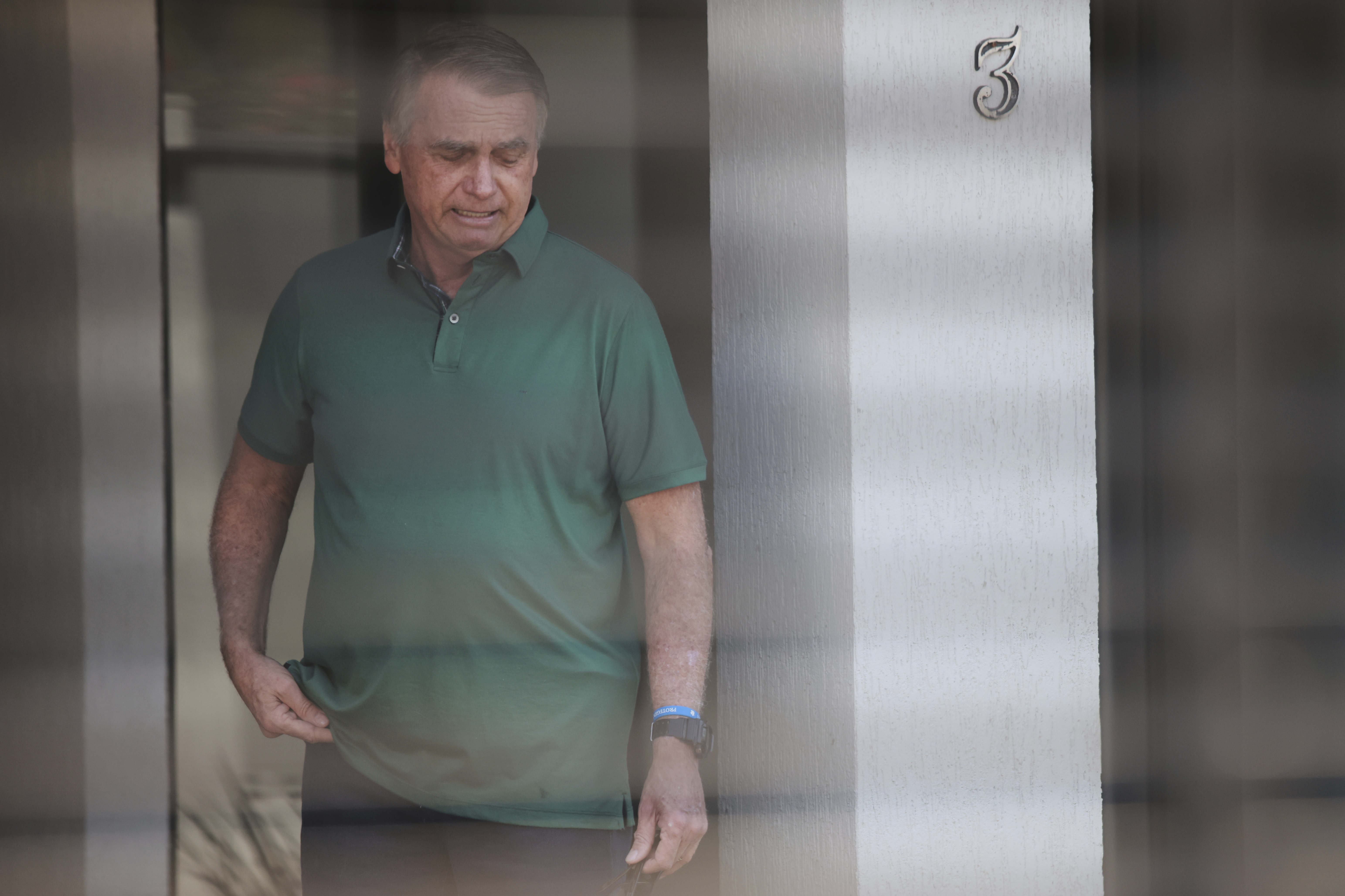 Brazilian Supreme Court panel sentences Bolsonaro to more than 27 years in prison for coup attempt