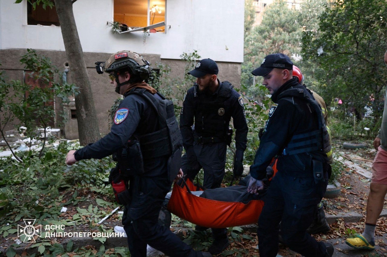 Ukrainian and Russian attacks kill 3 civilians as Zelenskyy prepares to meet Trump