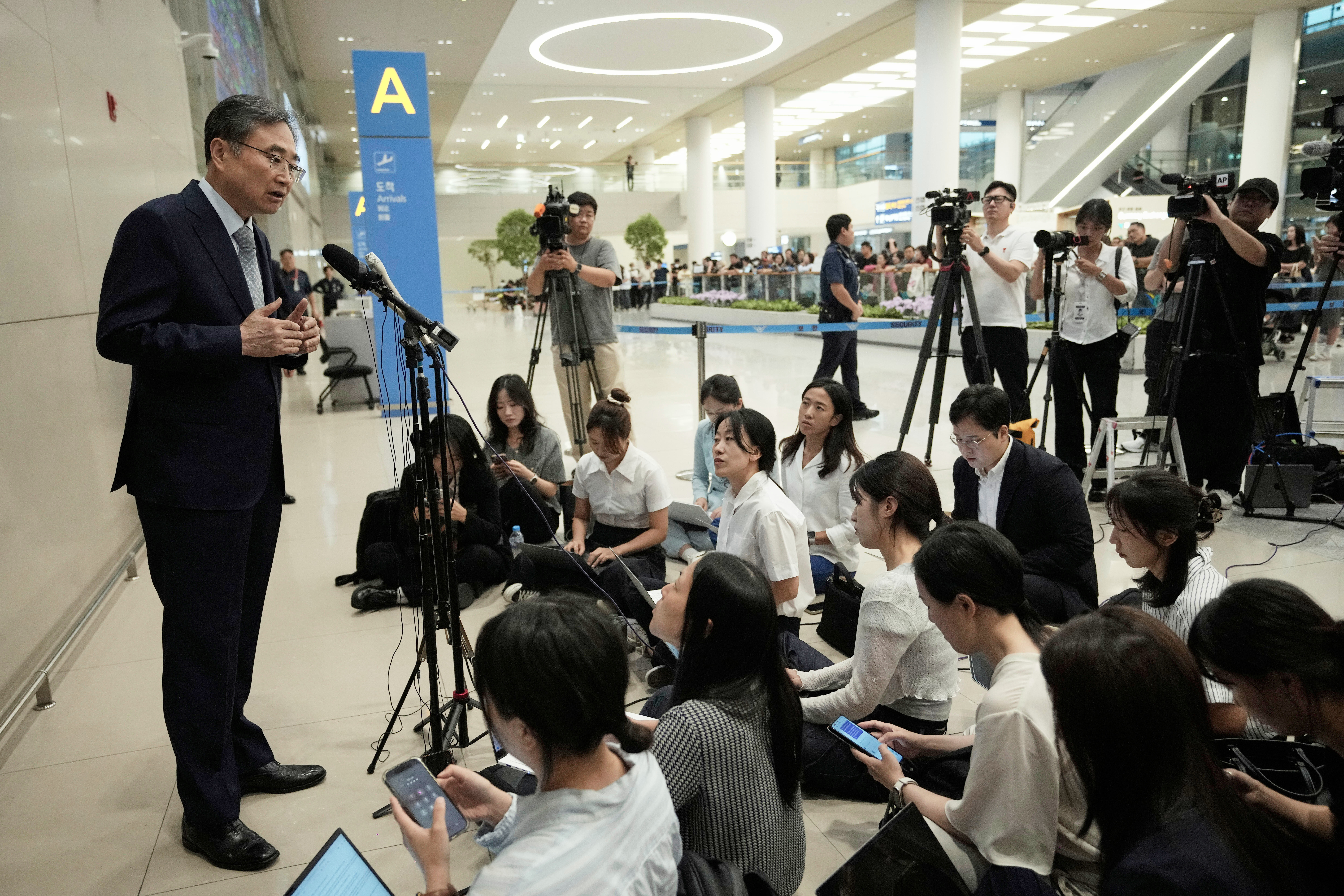 South Korean Foreign Minister Cho Hyun speaks to the media after returning from Washington at the Incheon International Airport in Incheon, South Korea, Friday, Sept. 12, 2025. (Ahn Young-joon - AP)