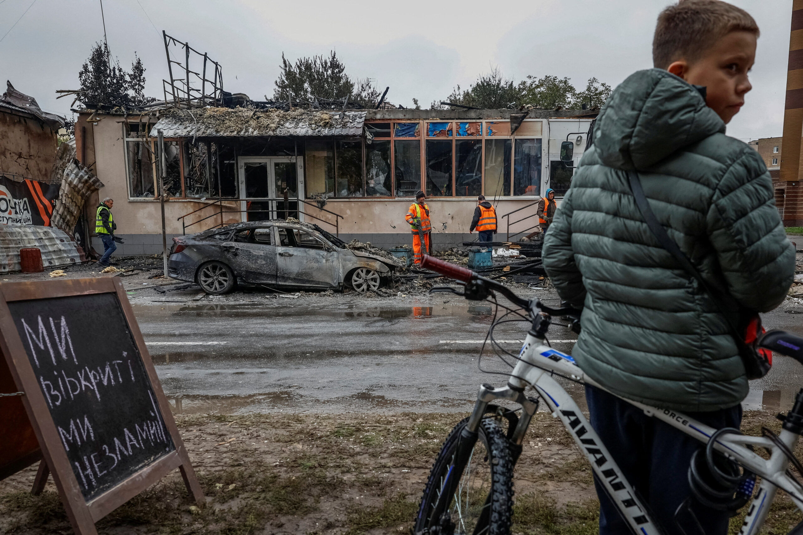 Russian attack plunges Ukraine into darkness