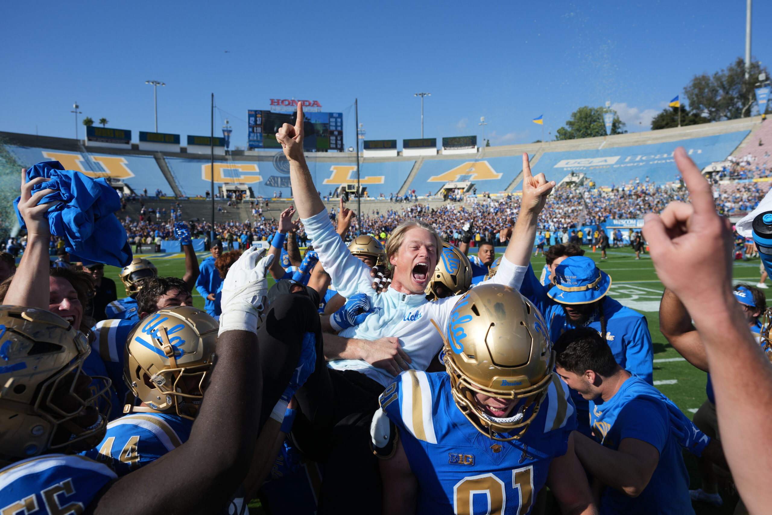 Former CU Buffs coach Rick Neuheisel celebrates son Jerry’s breakout coaching moment | College Football Insider