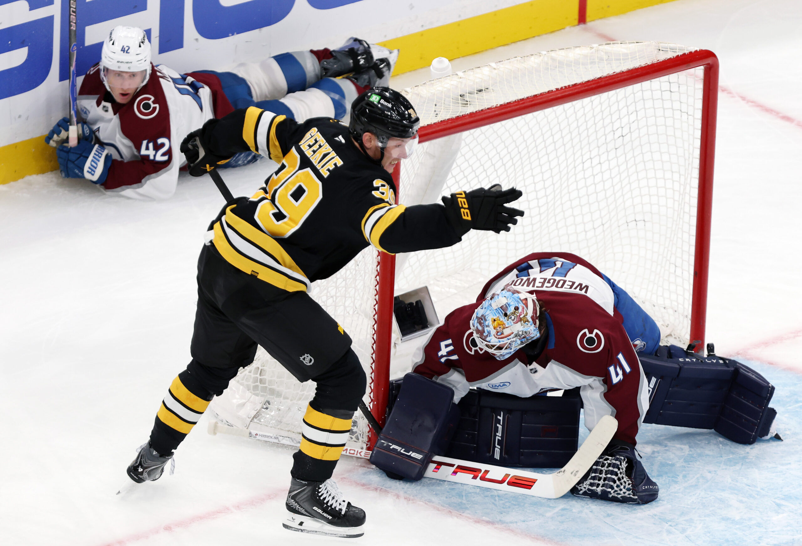Should Avalanche shuffle Martin Necas into second line after 3-2 loss to Boston Bruins? | 5 Takeaways
