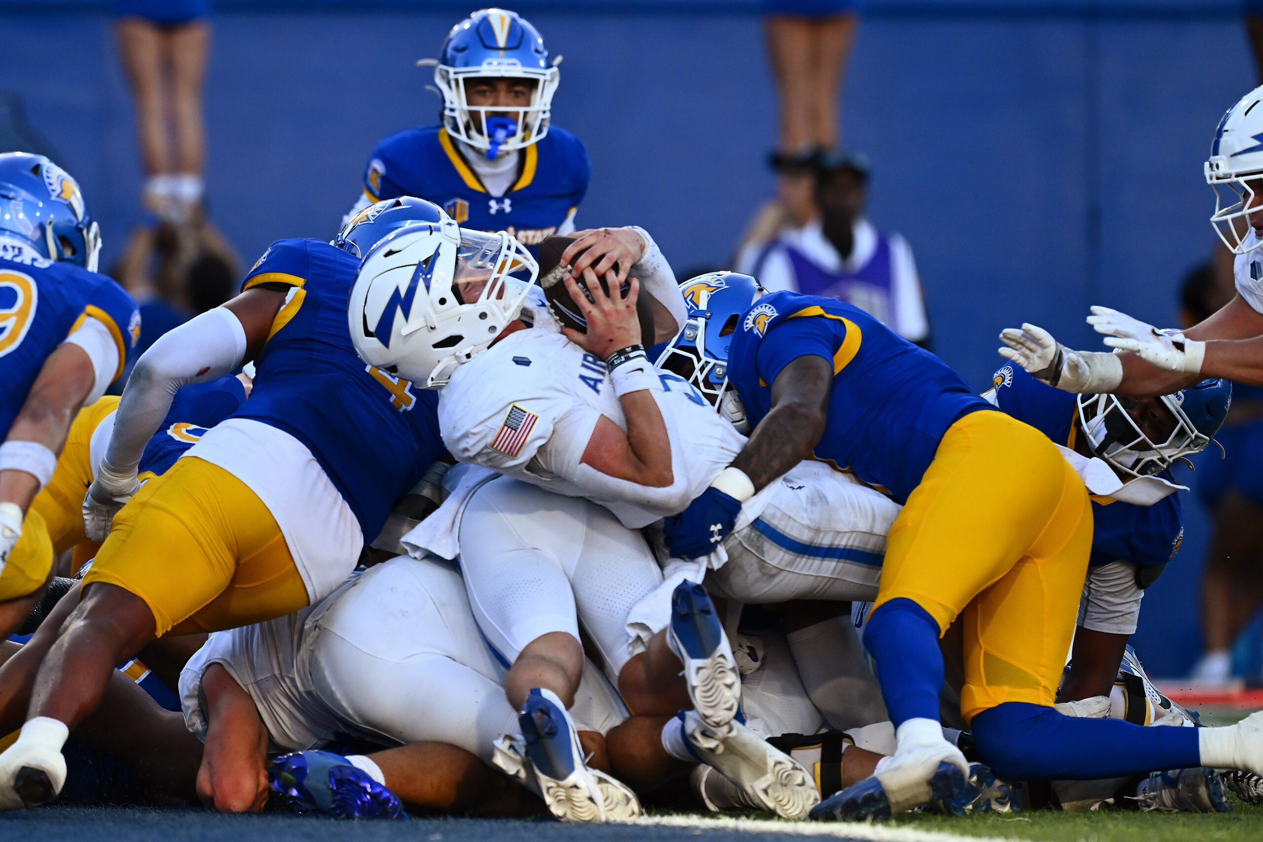 Air Force keeps bowl hopes alive at San Jose State, now turns focus to UConn