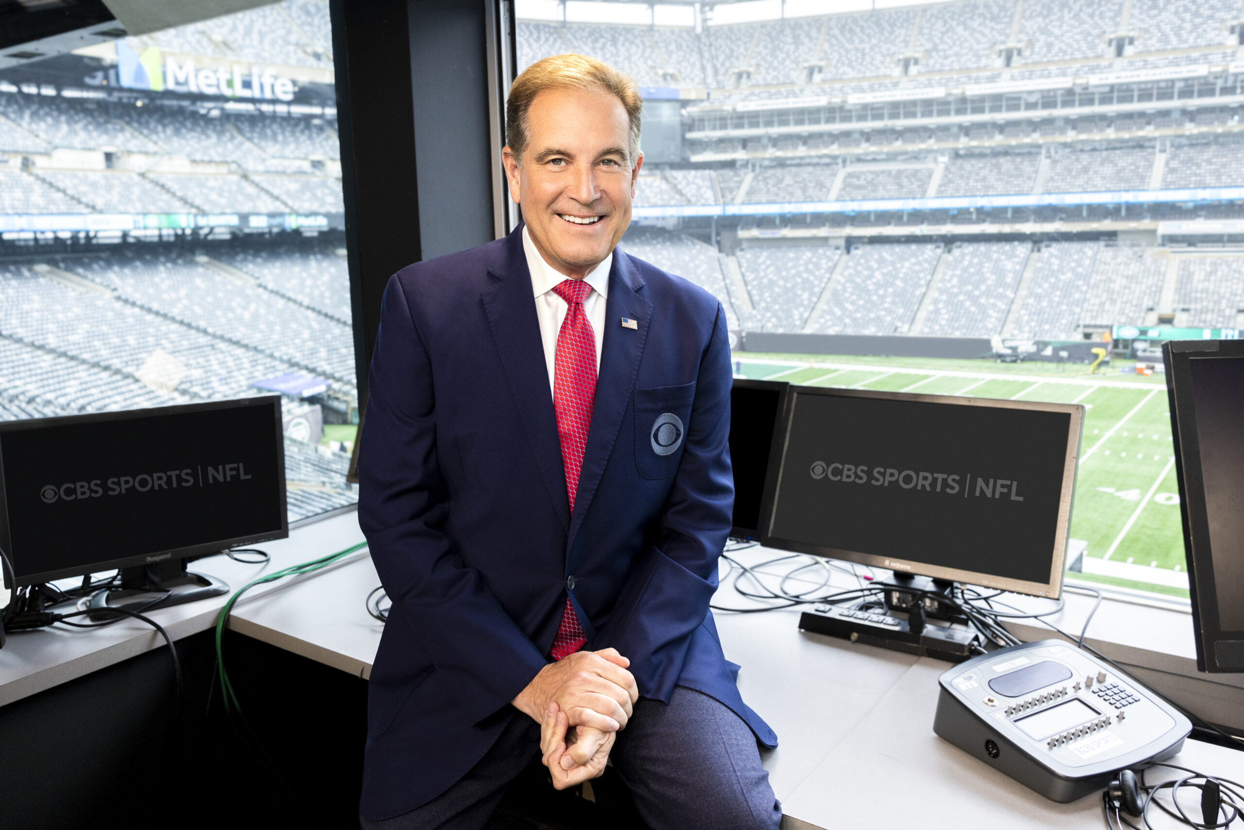 Hall of Fame coach Bill Cowher, iconic broadcaster Jim Nantz fired up as CBS brings heavy hitters for Broncos vs. Chiefs