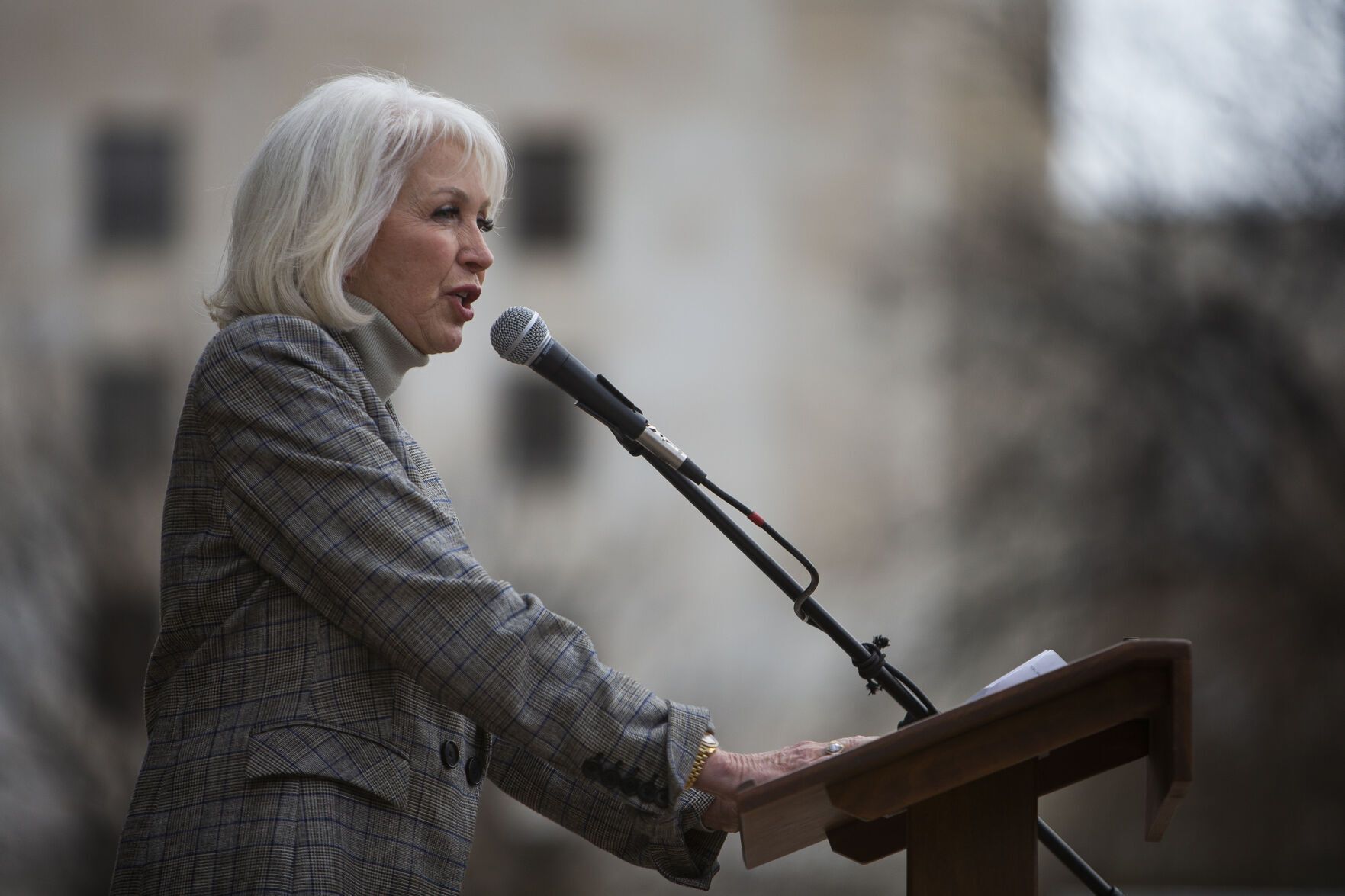 Trump-backed Tina Peters faces state resistance in transfer to federal custody