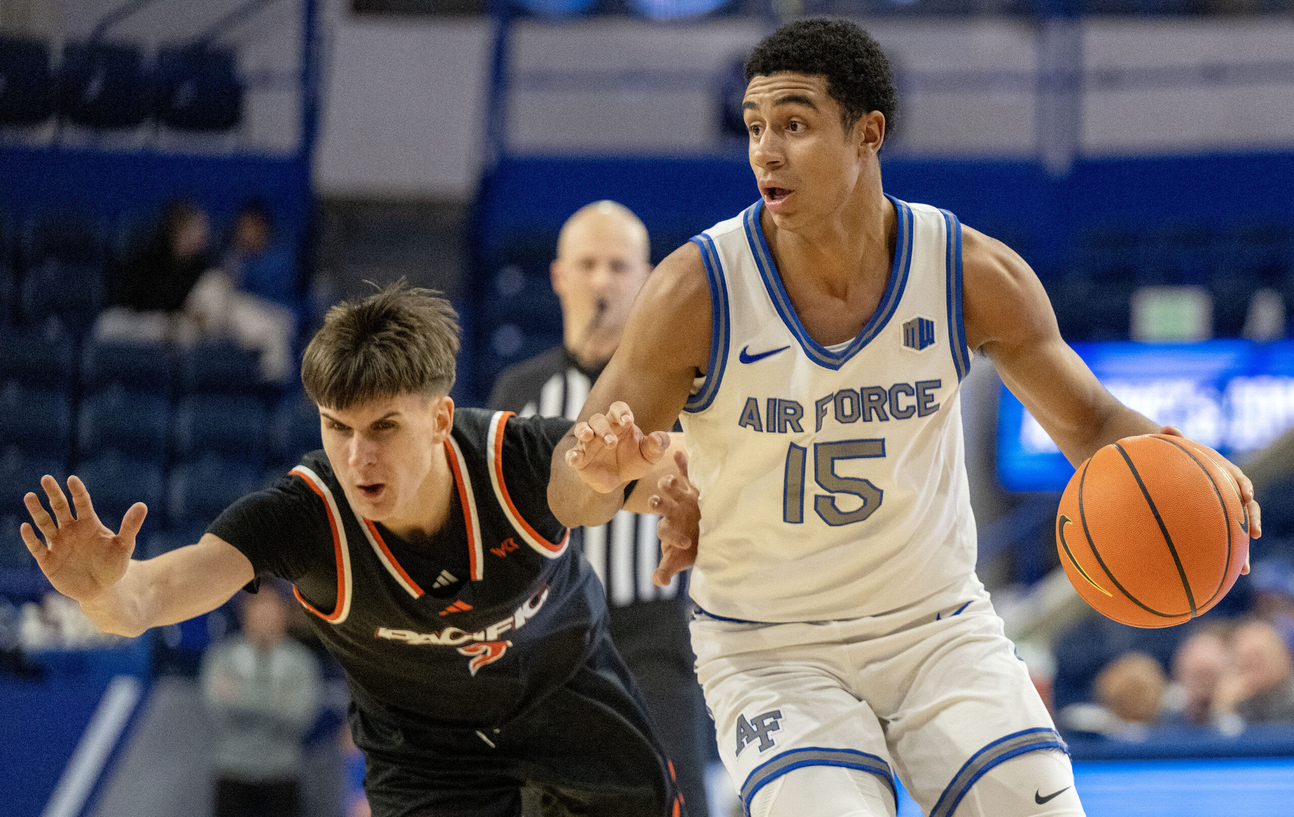 Navy beats Air Force men’s basketball in first matchup between service academies in 20 years