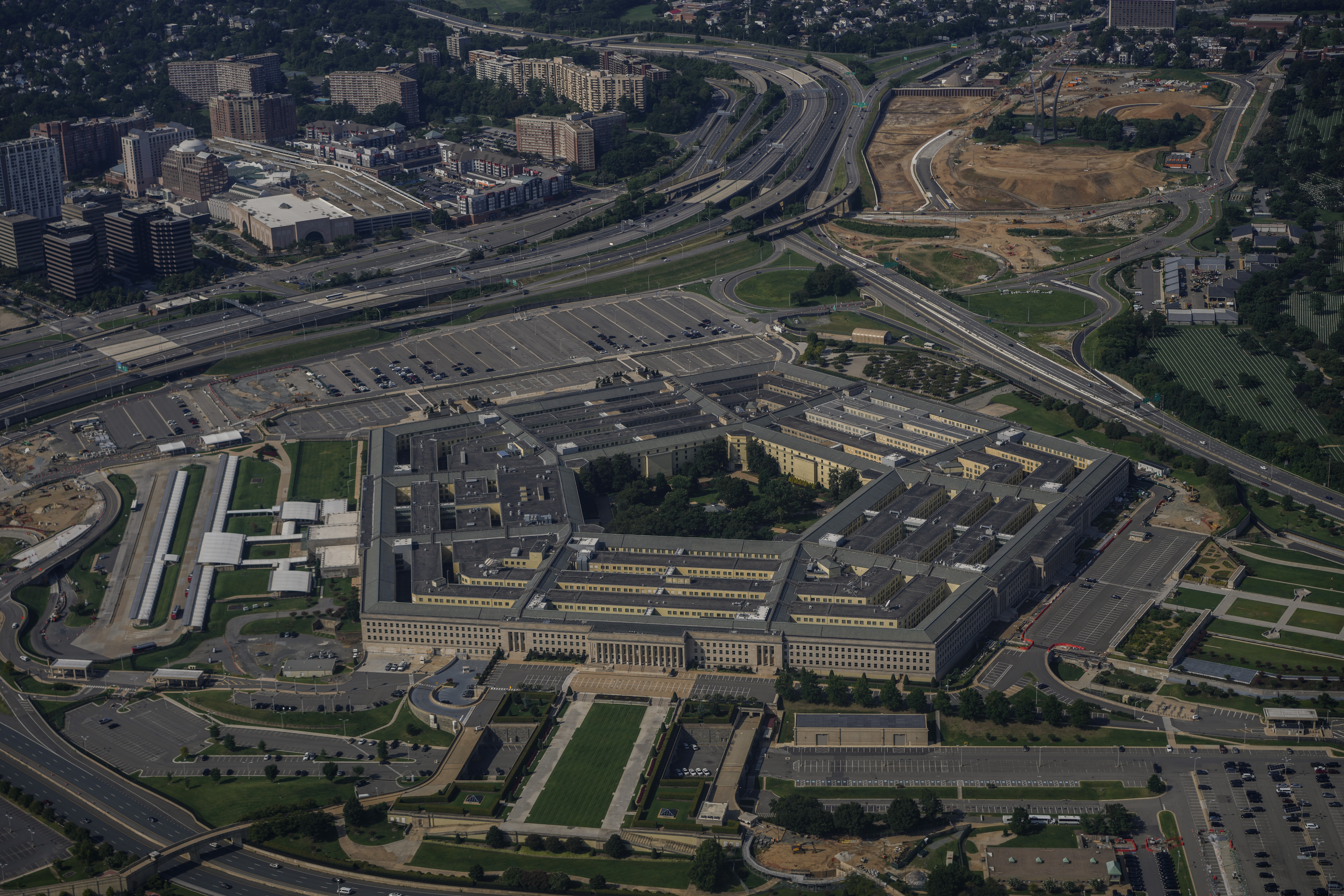 Appeals court hands Trump win over transgender military ban