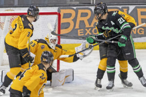 Kaidan Mbereko nets season-high 38 saves as Colorado College hockey tops St. Cloud State on the road
