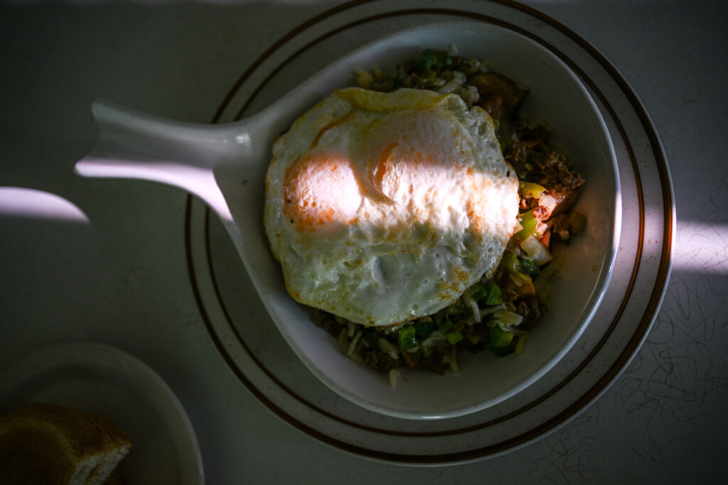 A skillet at Davie’s Chuck Wagon Diner on Wednesday, Dec. 17, 2025. (Stephen Swofford, Denver Gazette)