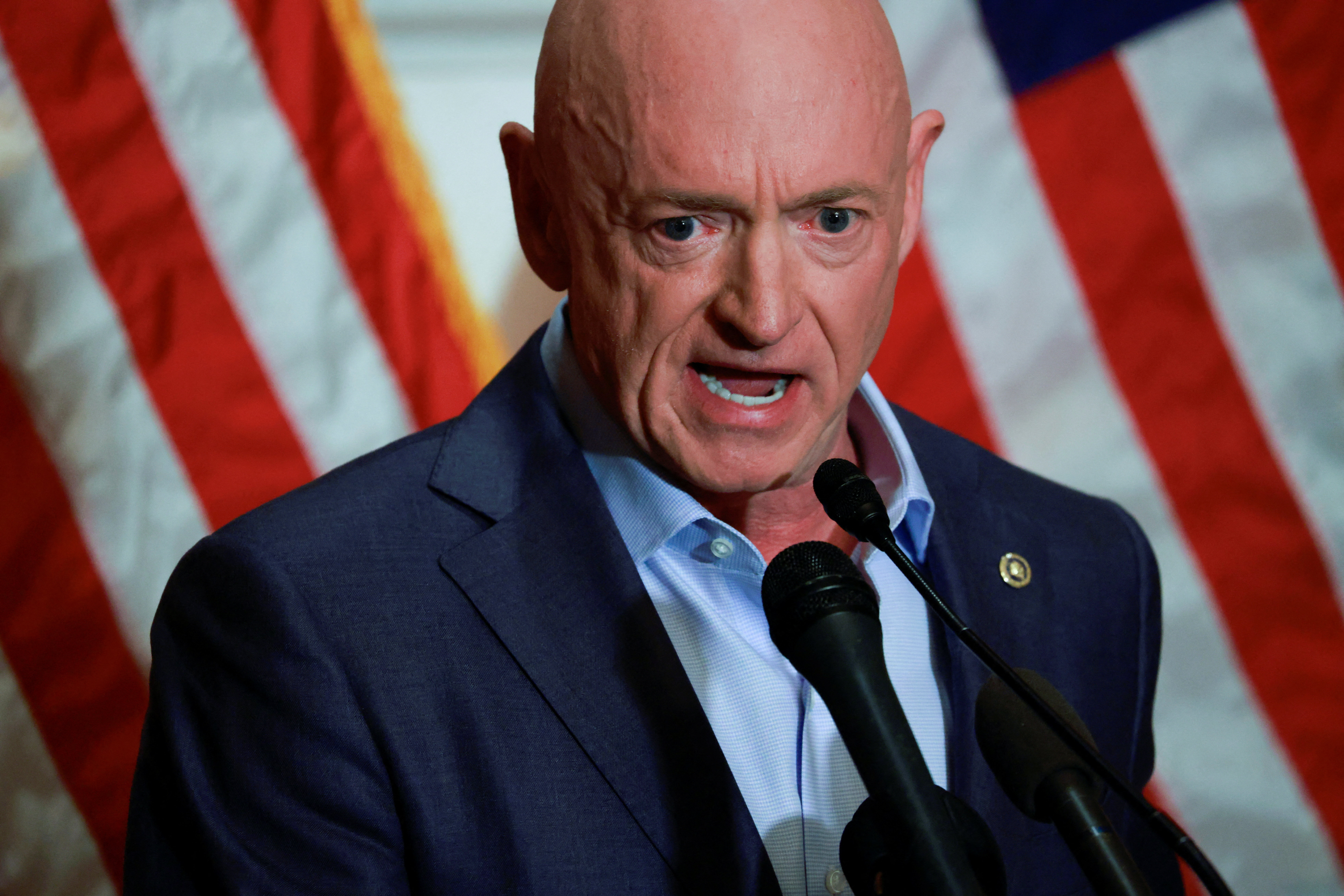 Hegseth appeals ruling blocking punishment for Kelly over ‘illegal’ orders video