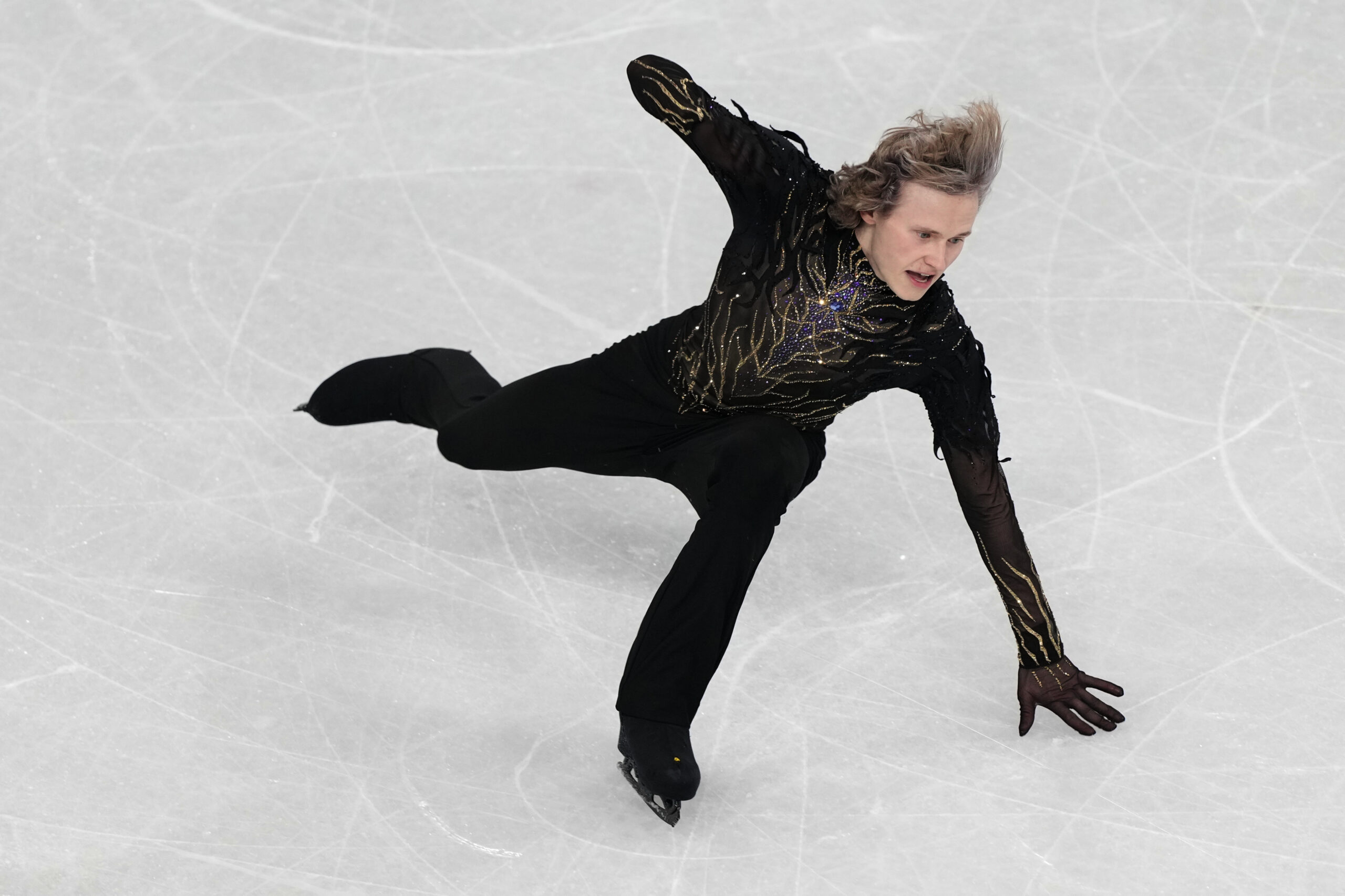 Mark Kiszla: ‘Quad God’ trips over his Olympic hype, takes tumble off medal stand